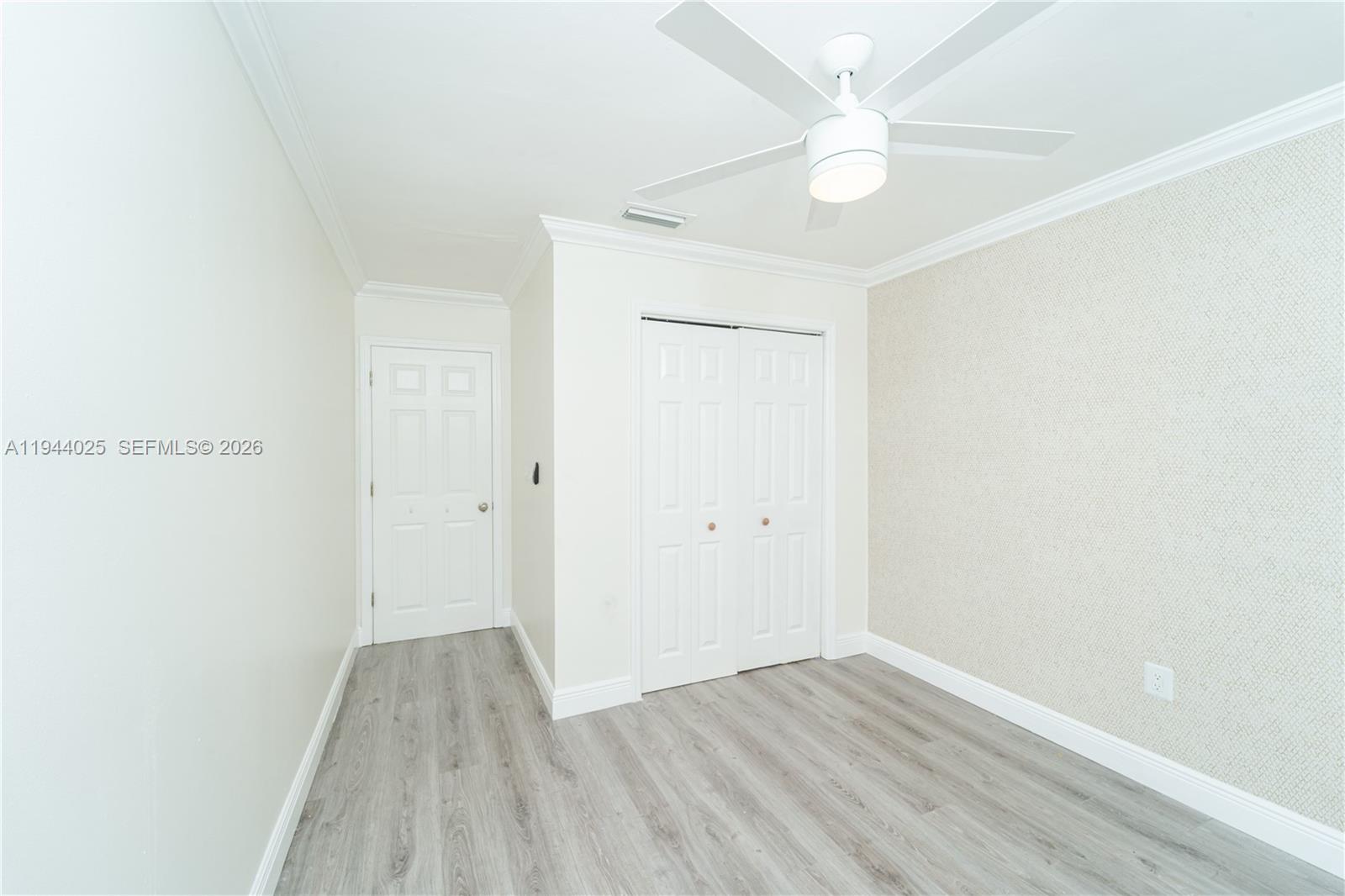 13932 Kendale Lks Dr Miami, FL 33183