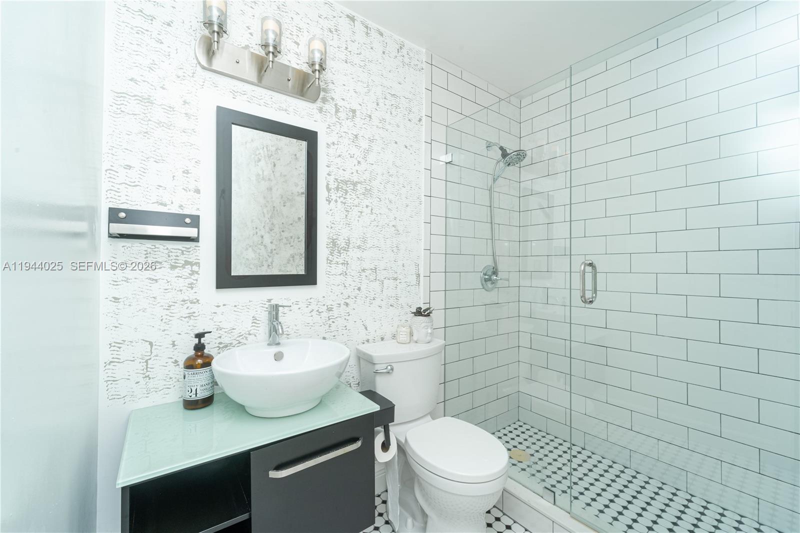 13932 Kendale Lks Dr Miami, FL 33183