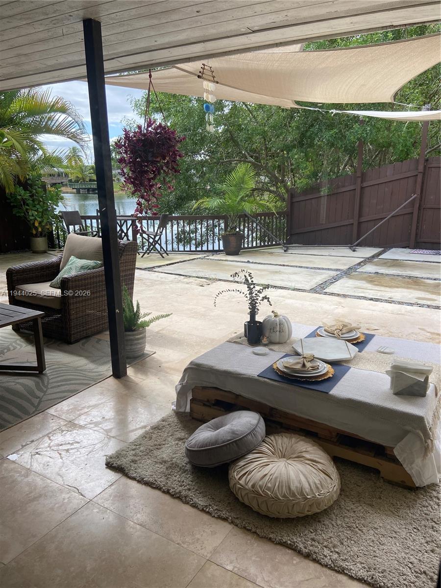 13932 Kendale Lks Dr Miami, FL 33183