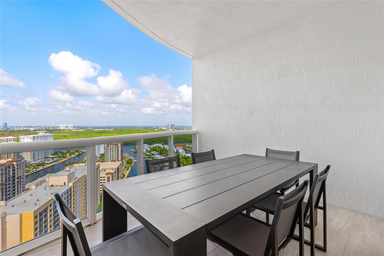 image Trump Tower I40