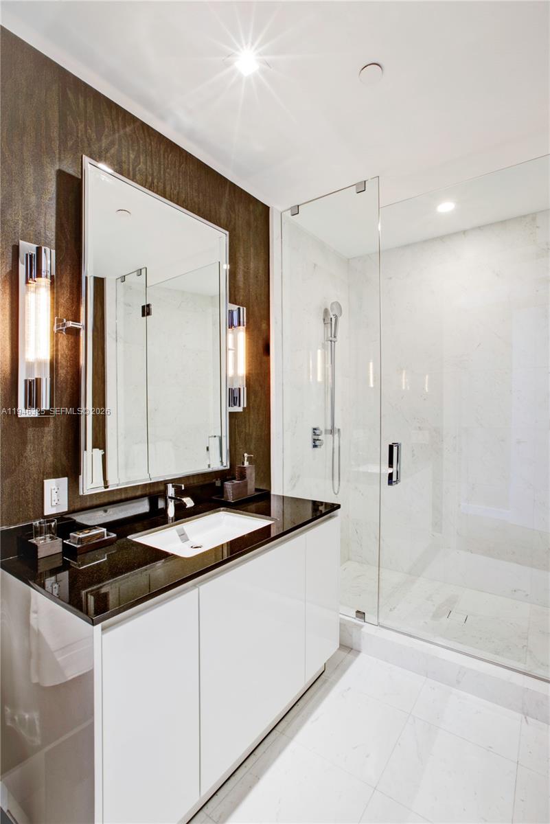 18555 Collins Ave #2601 Sunny Isles Beach, FL 33160