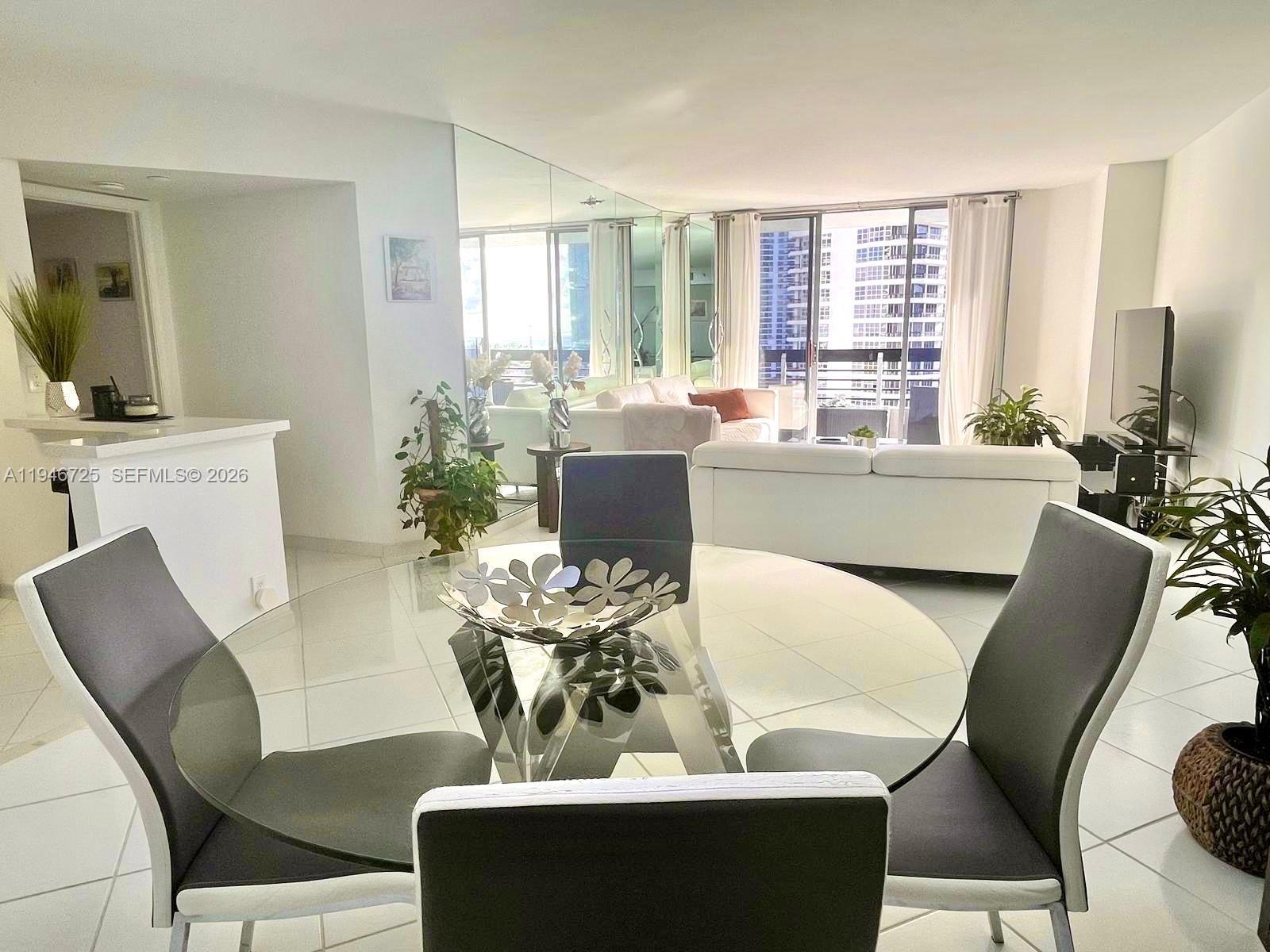 3530 Mystic Pointe Dr #1412 Aventura, FL 33180