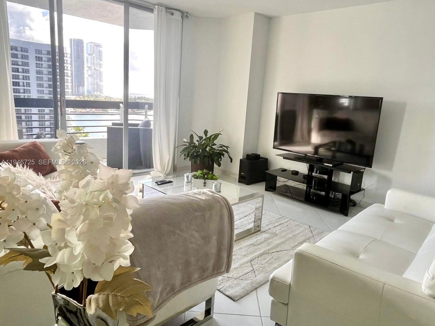 3530 Mystic Pointe Dr #1412 Aventura, FL 33180