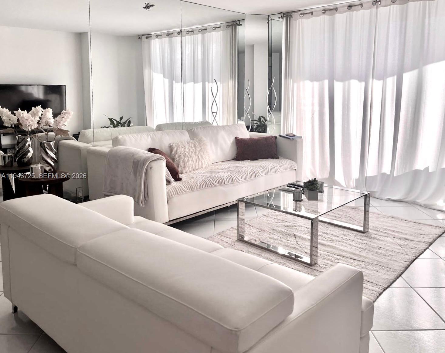 3530 Mystic Pointe Dr #1412 Aventura, FL 33180