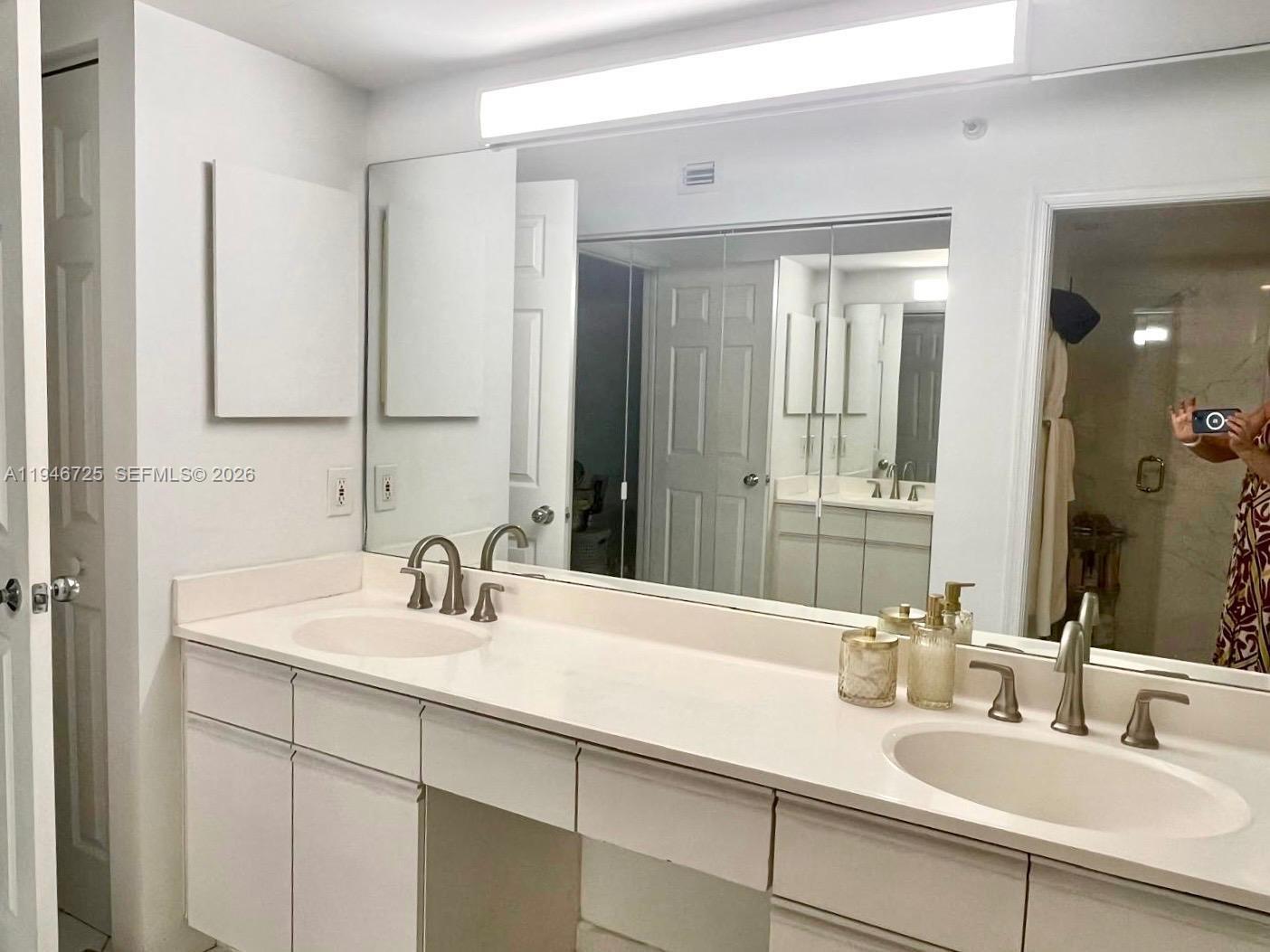 3530 Mystic Pointe Dr #1412 Aventura, FL 33180