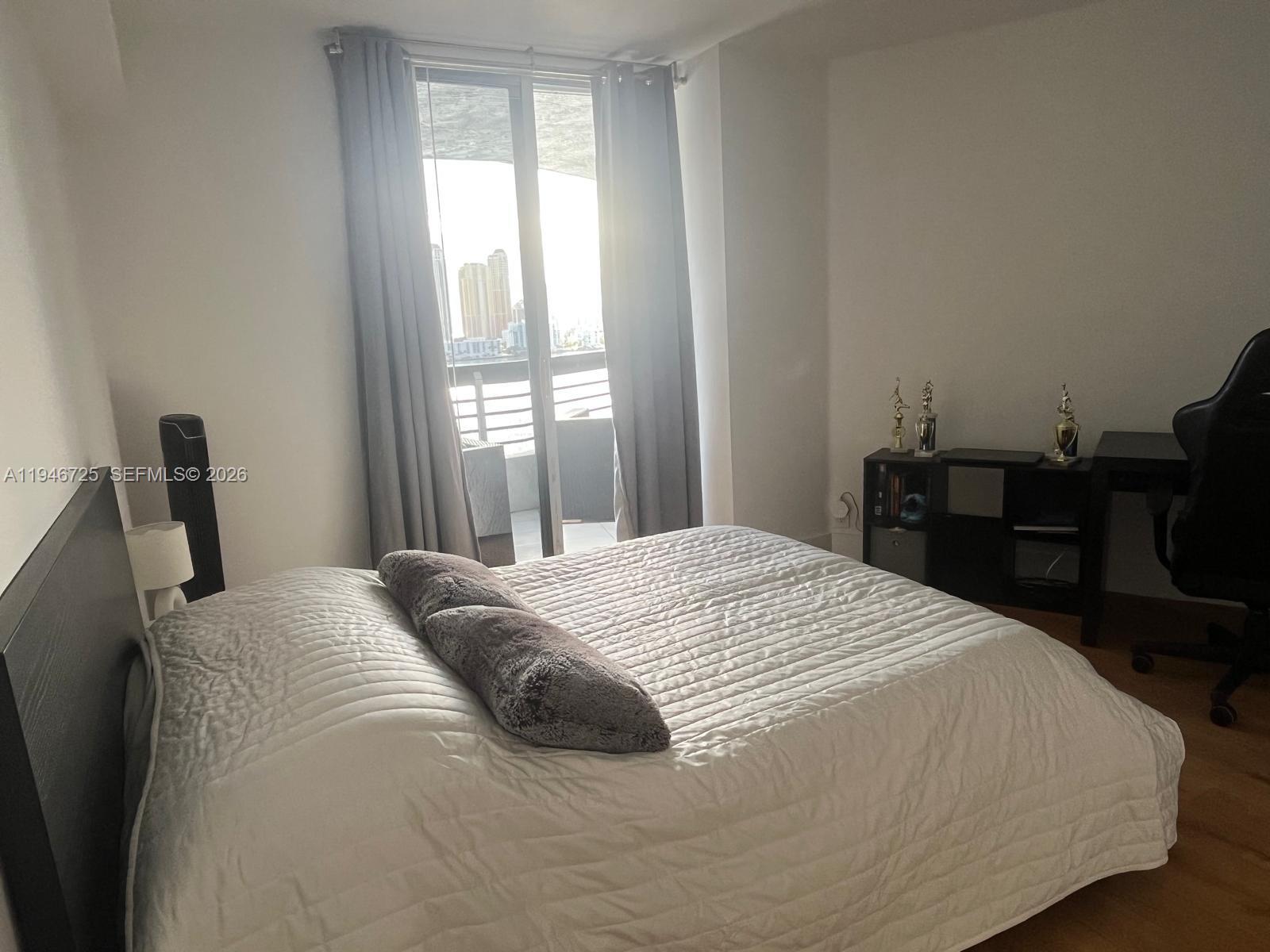 3530 Mystic Pointe Dr #1412 Aventura, FL 33180