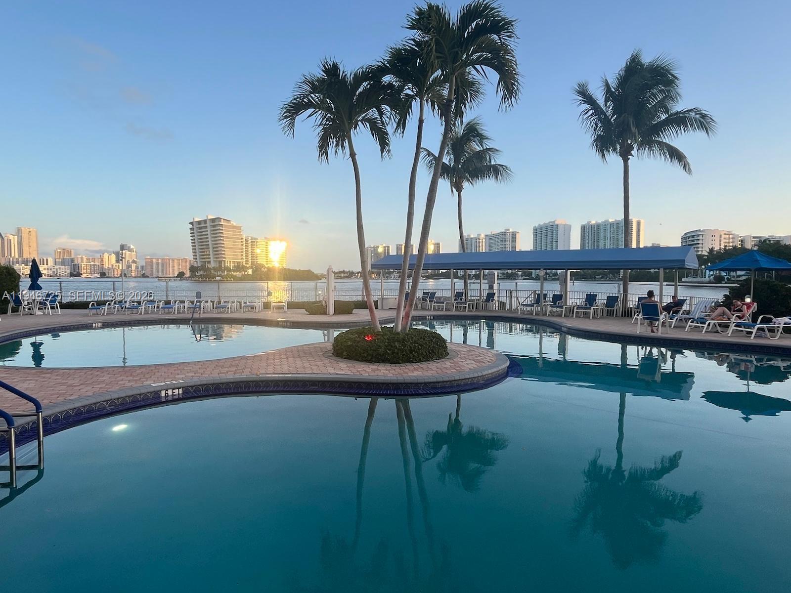 3530 Mystic Pointe Dr #1412 Aventura, FL 33180