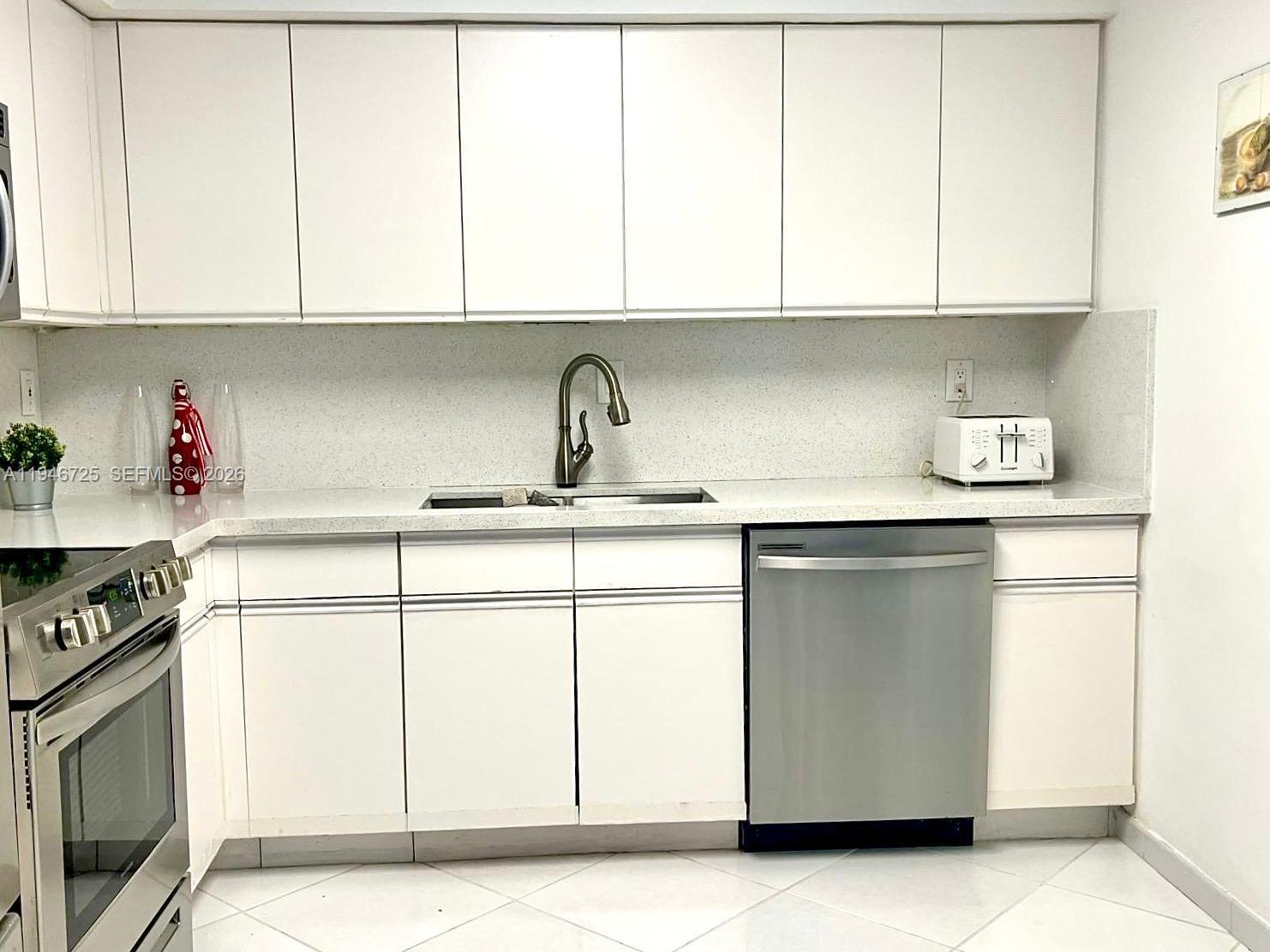 3530 Mystic Pointe Dr #1412 Aventura, FL 33180