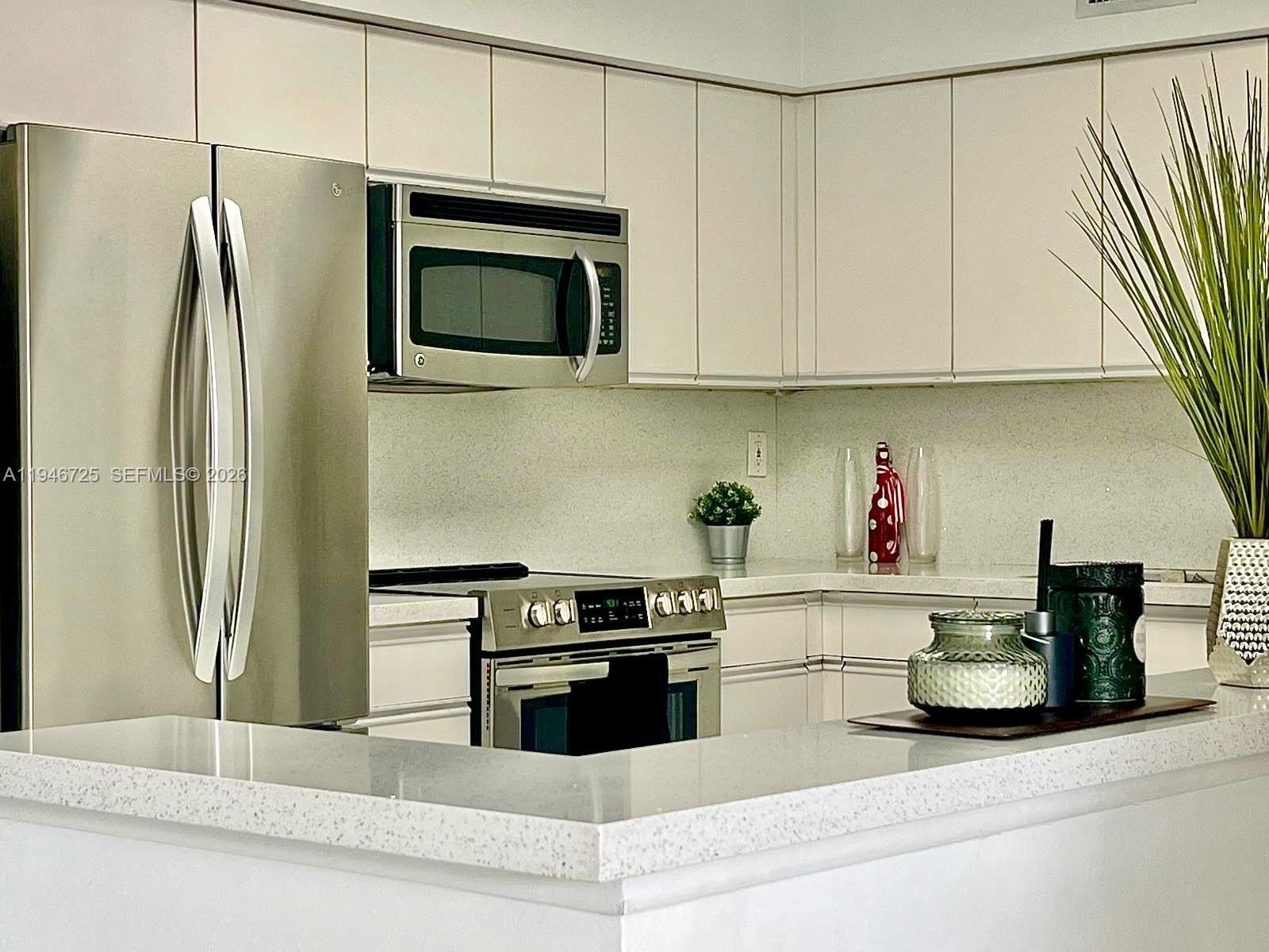 3530 Mystic Pointe Dr #1412 Aventura, FL 33180