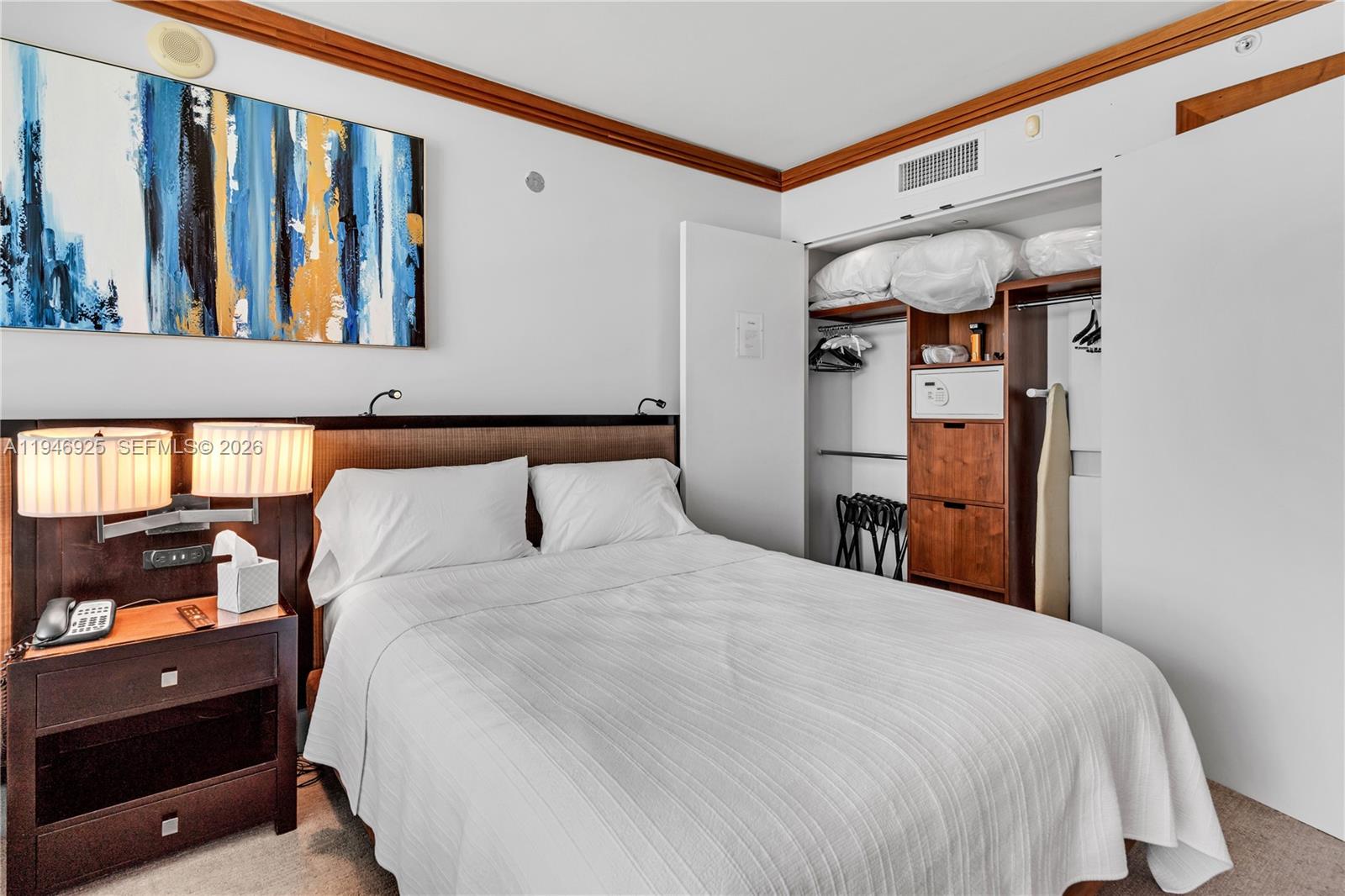 image Central Carillon Beach15