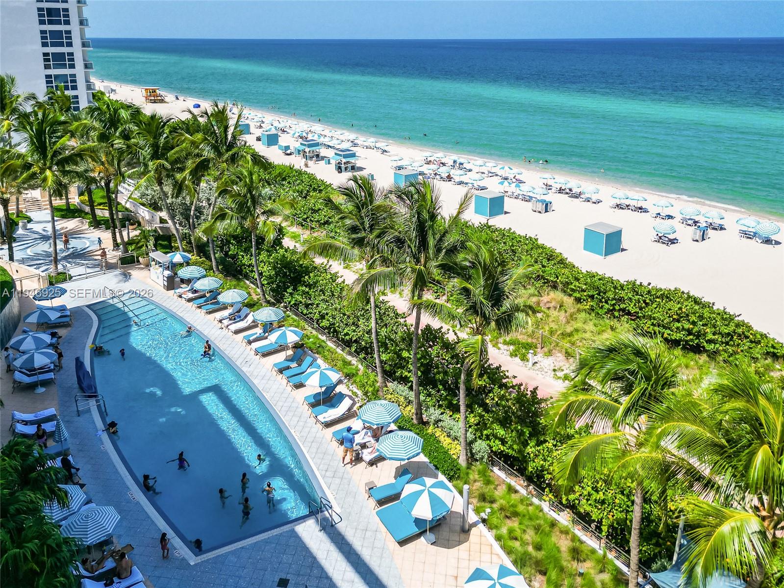 image Central Carillon Beach21