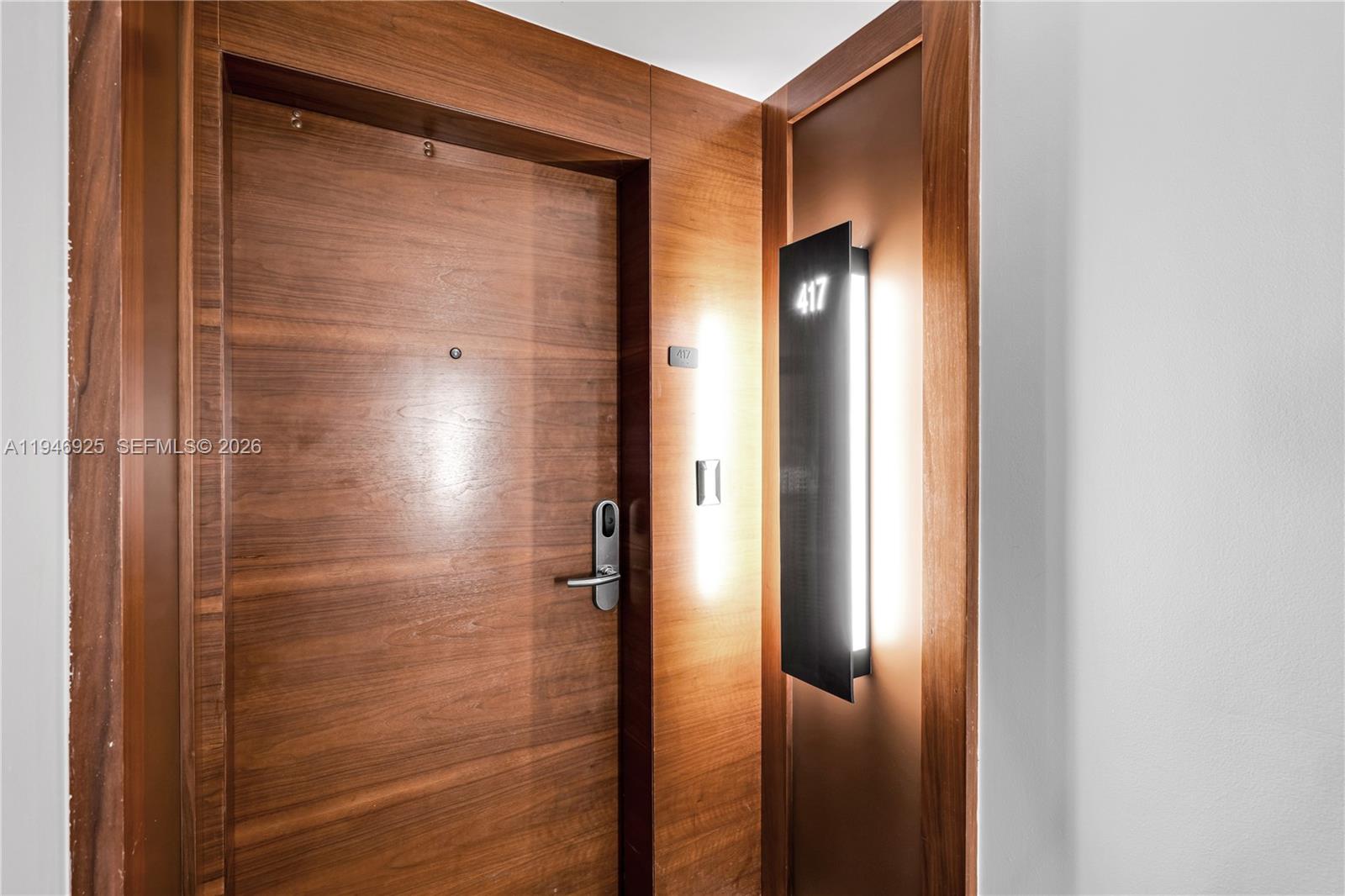 image Central Carillon Beach25