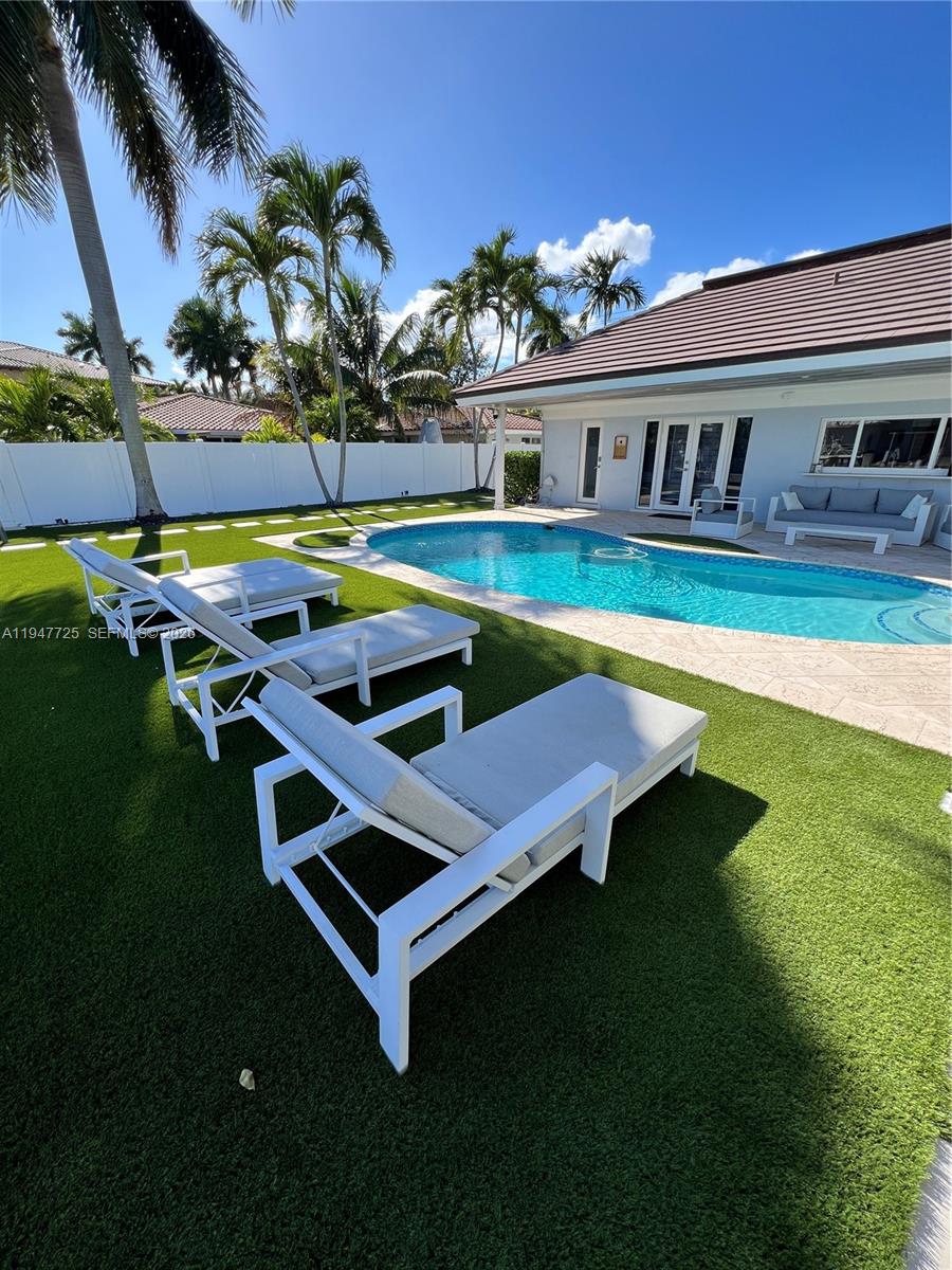 5510 Bayview Dr Fort Lauderdale, FL 33308