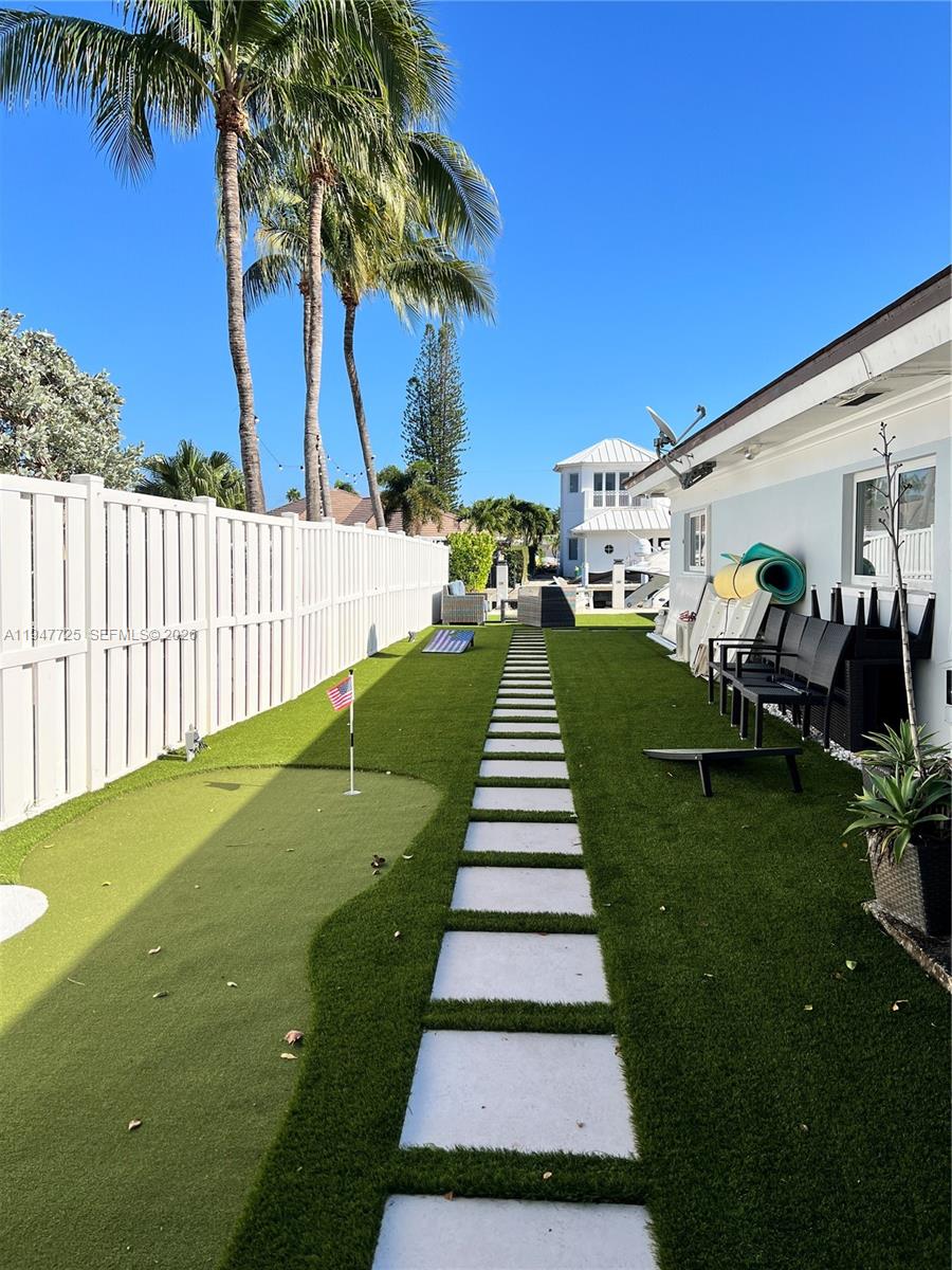 5510 Bayview Dr Fort Lauderdale, FL 33308