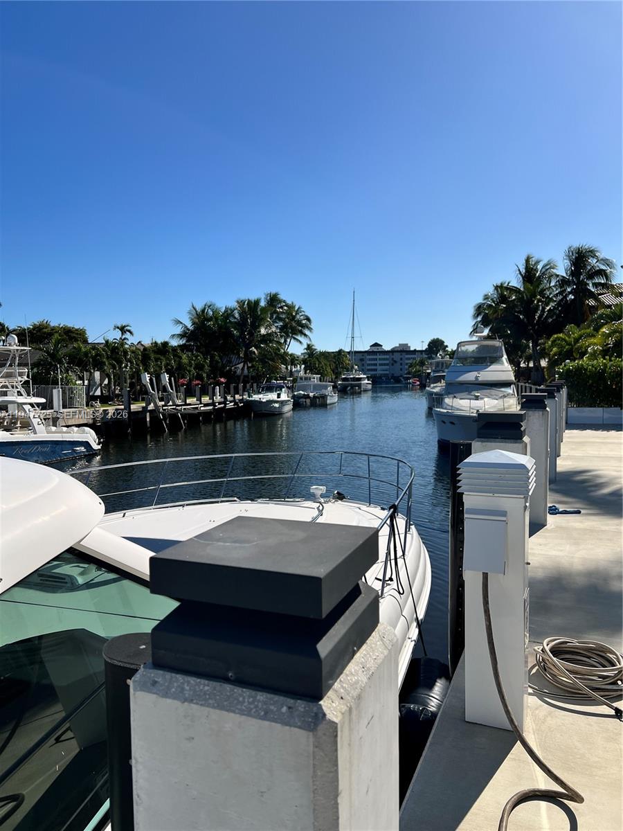 5510 Bayview Dr Fort Lauderdale, FL 33308