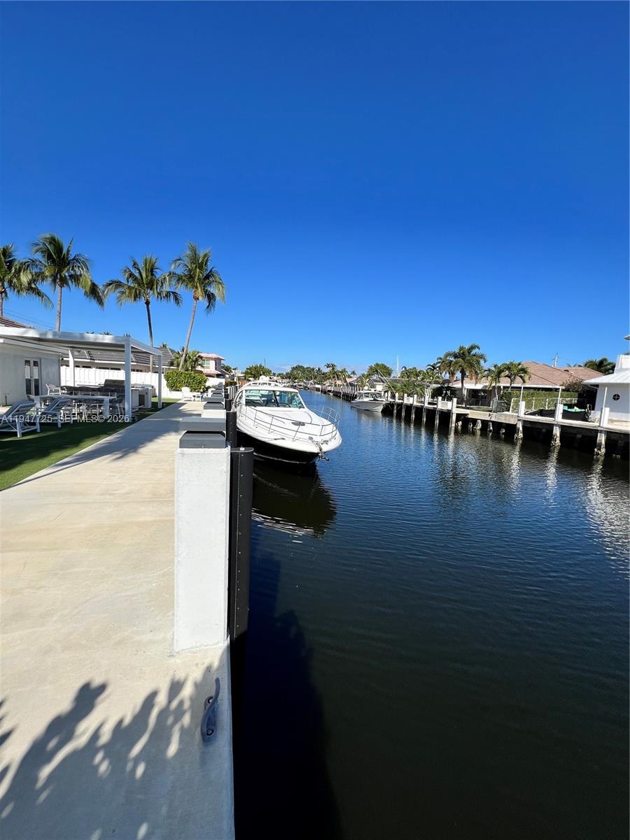 5510 Bayview Dr Fort Lauderdale, FL 33308