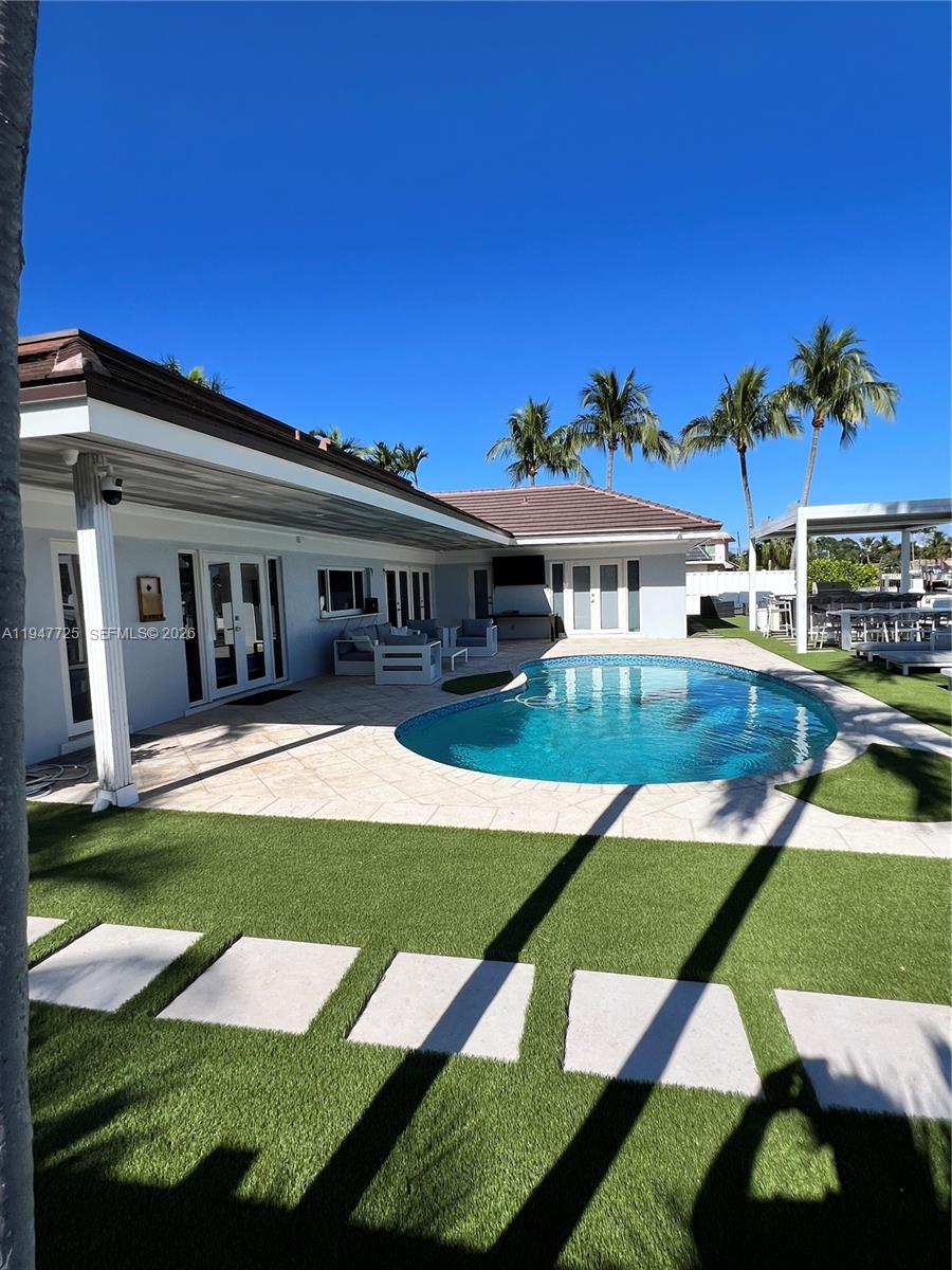 5510 Bayview Dr Fort Lauderdale, FL 33308