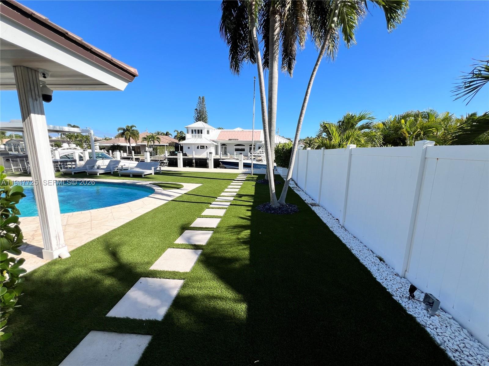 5510 Bayview Dr Fort Lauderdale, FL 33308