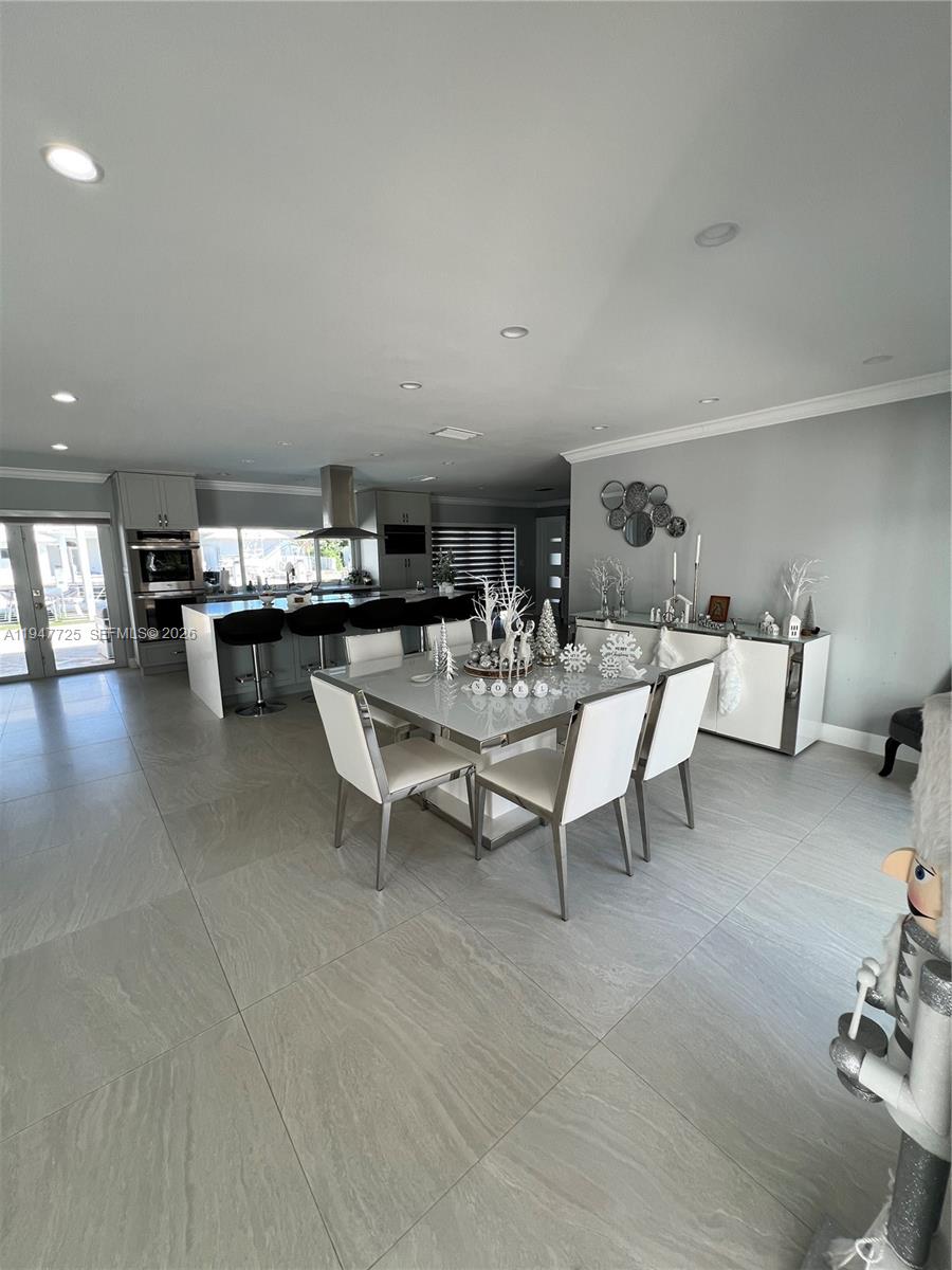 5510 Bayview Dr Fort Lauderdale, FL 33308