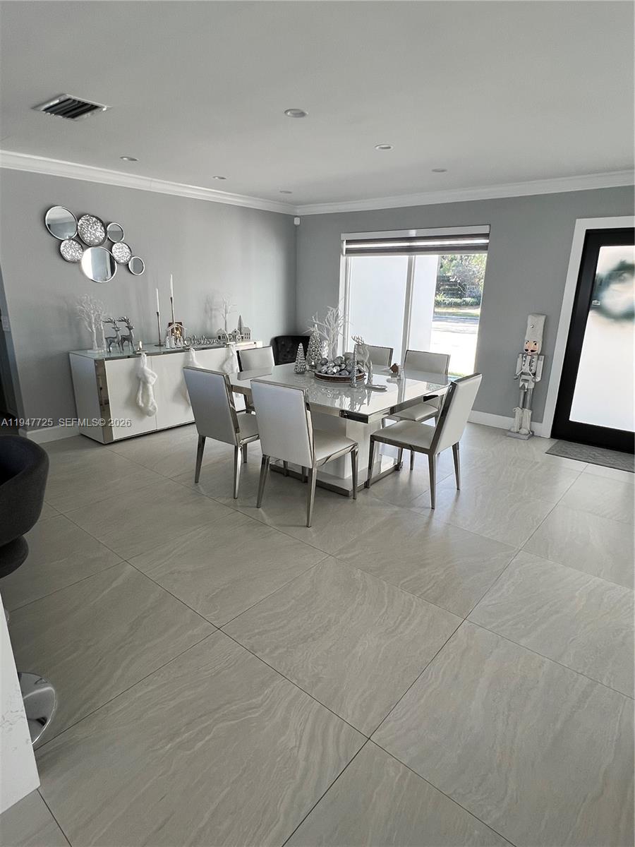 5510 Bayview Dr Fort Lauderdale, FL 33308