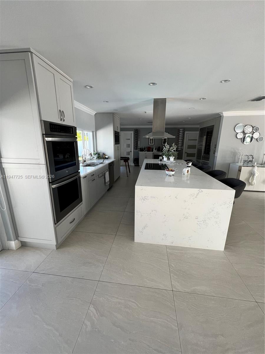 5510 Bayview Dr Fort Lauderdale, FL 33308