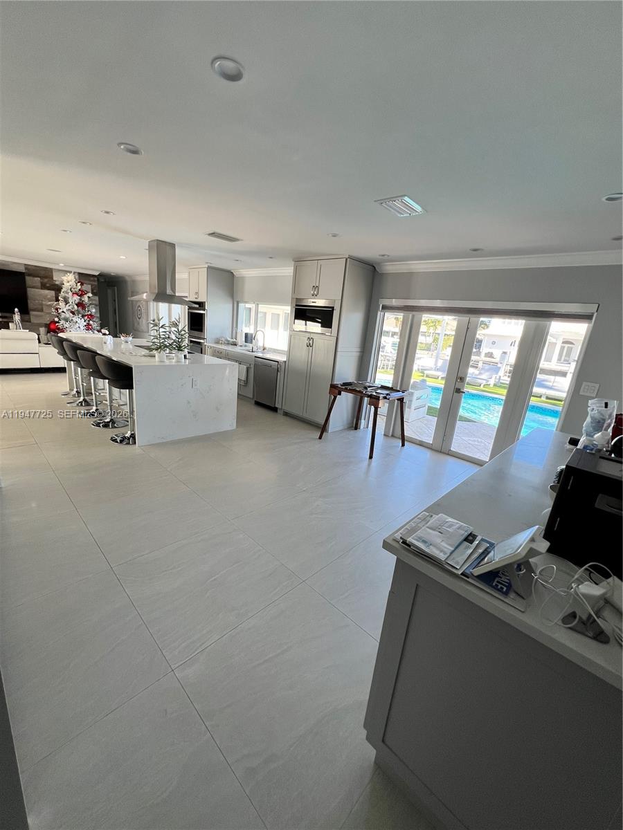 5510 Bayview Dr Fort Lauderdale, FL 33308