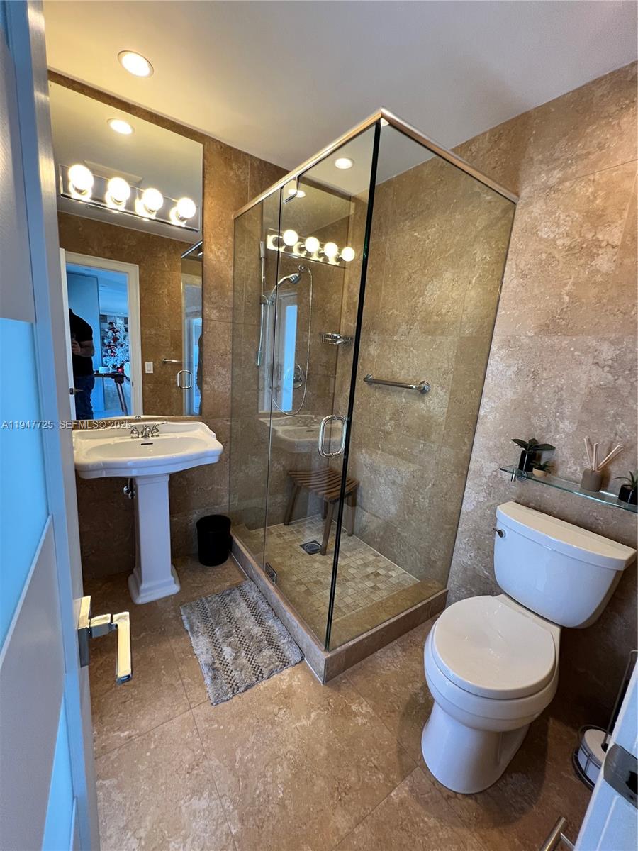 5510 Bayview Dr Fort Lauderdale, FL 33308