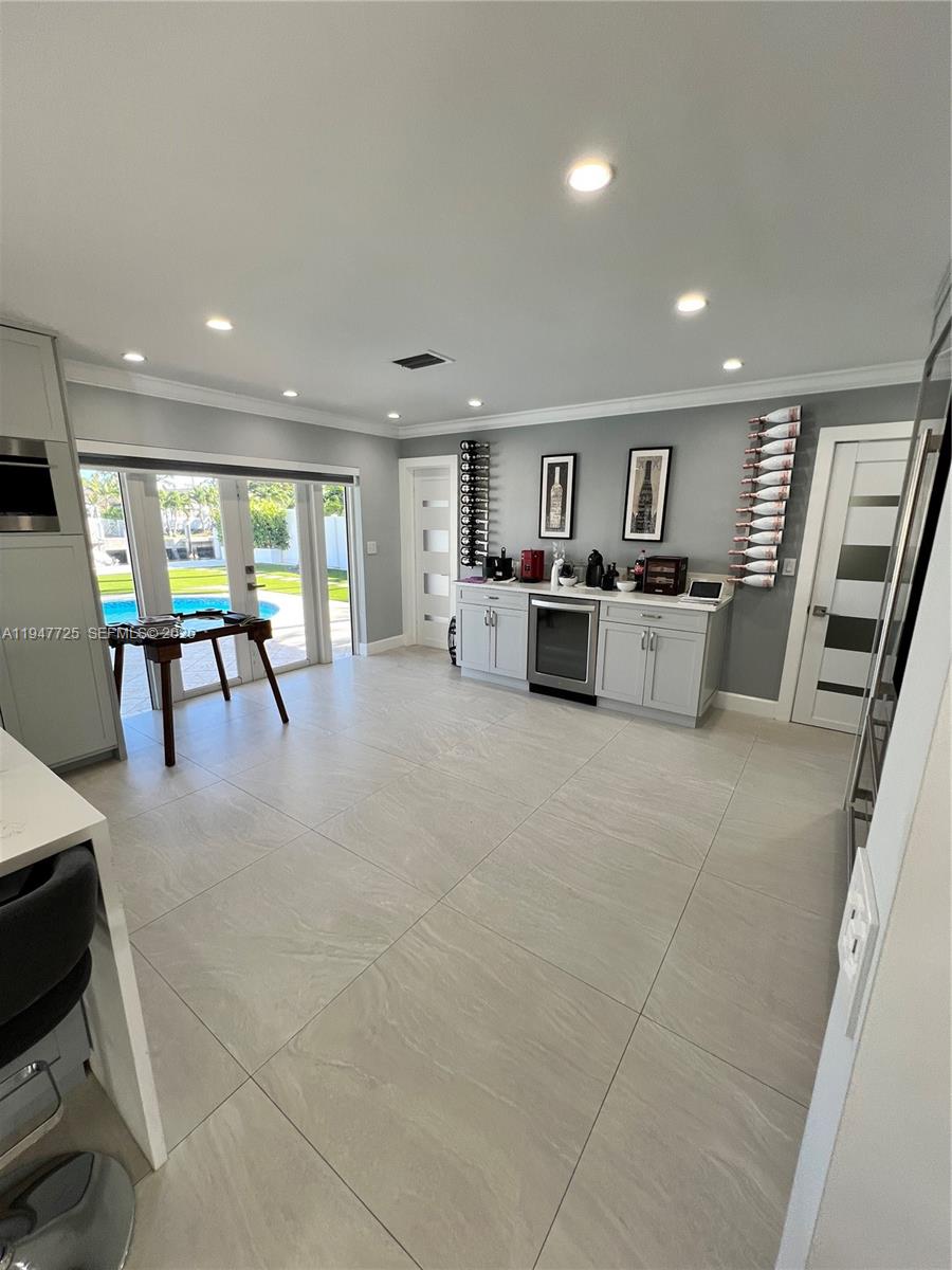 5510 Bayview Dr Fort Lauderdale, FL 33308