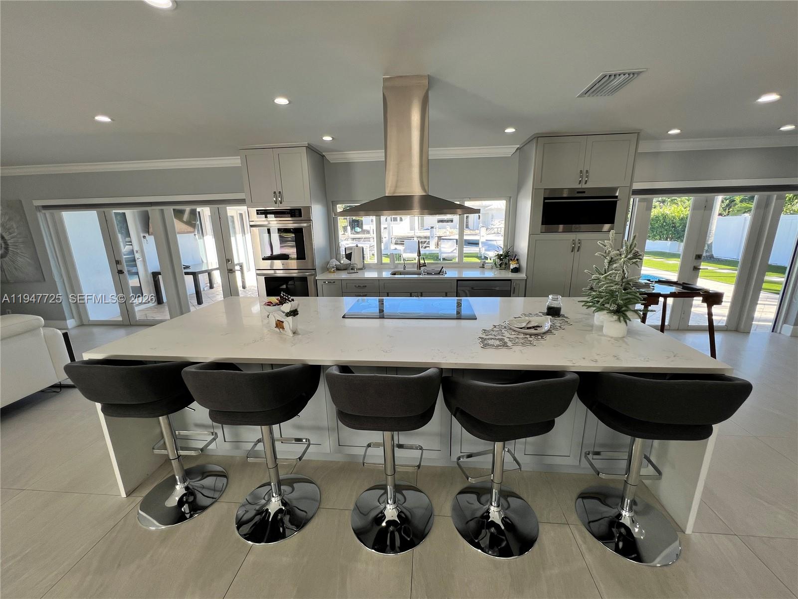 5510 Bayview Dr Fort Lauderdale, FL 33308