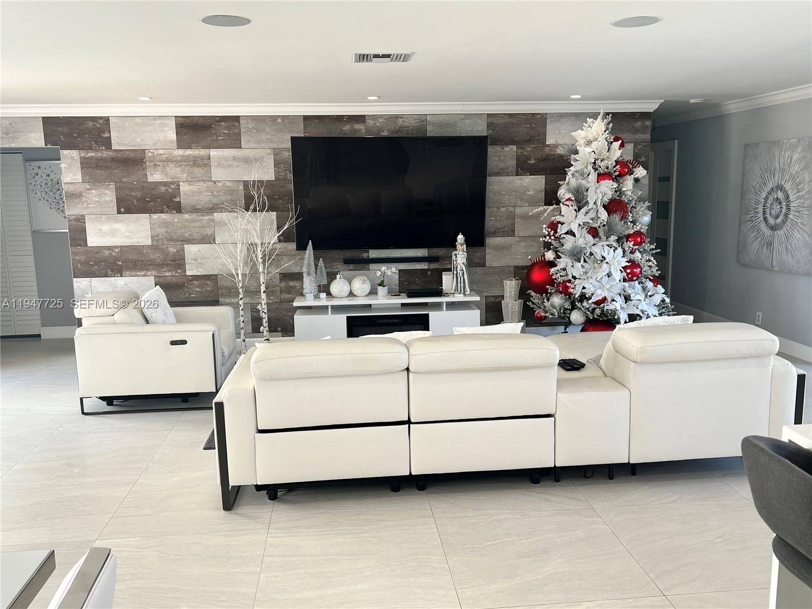 5510 Bayview Dr Fort Lauderdale, FL 33308