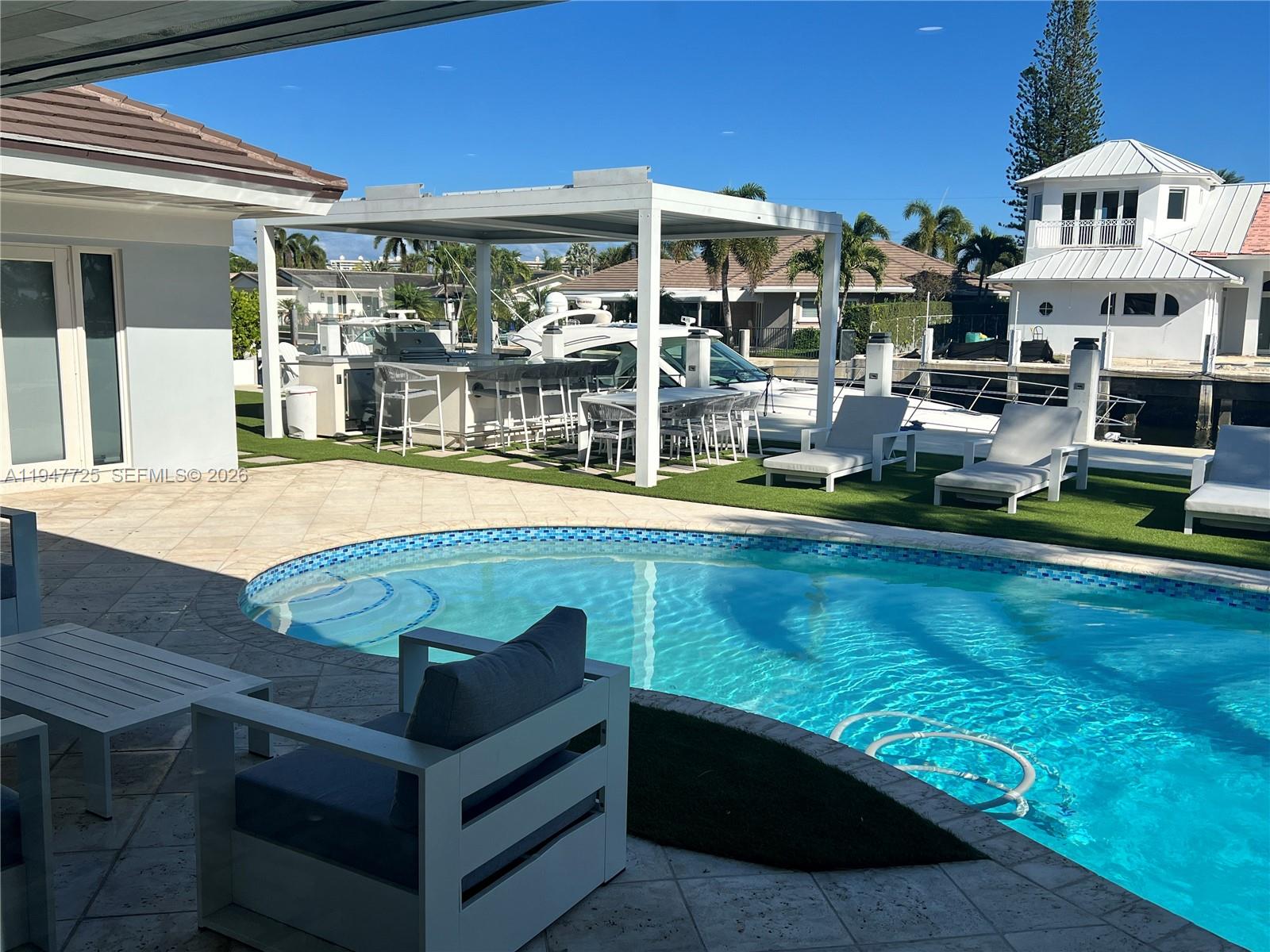 5510 Bayview Dr Fort Lauderdale, FL 33308