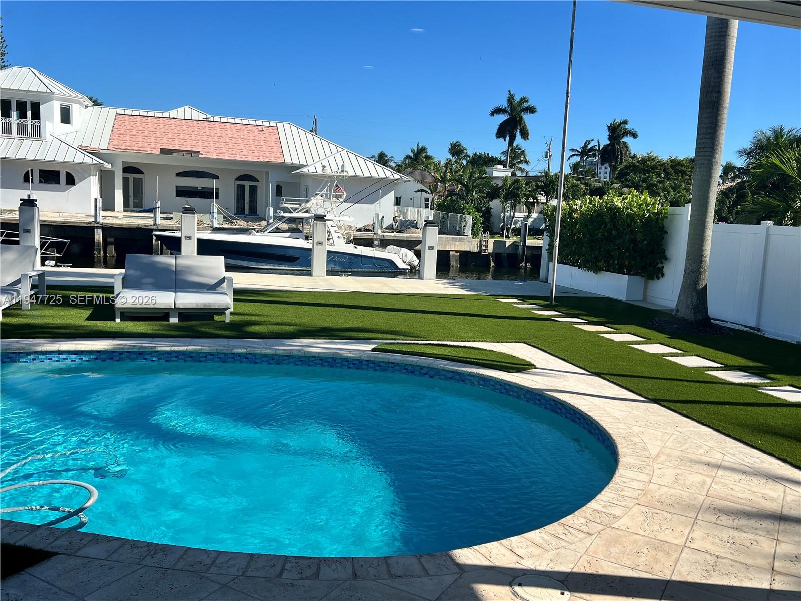 5510 Bayview Dr Fort Lauderdale, FL 33308