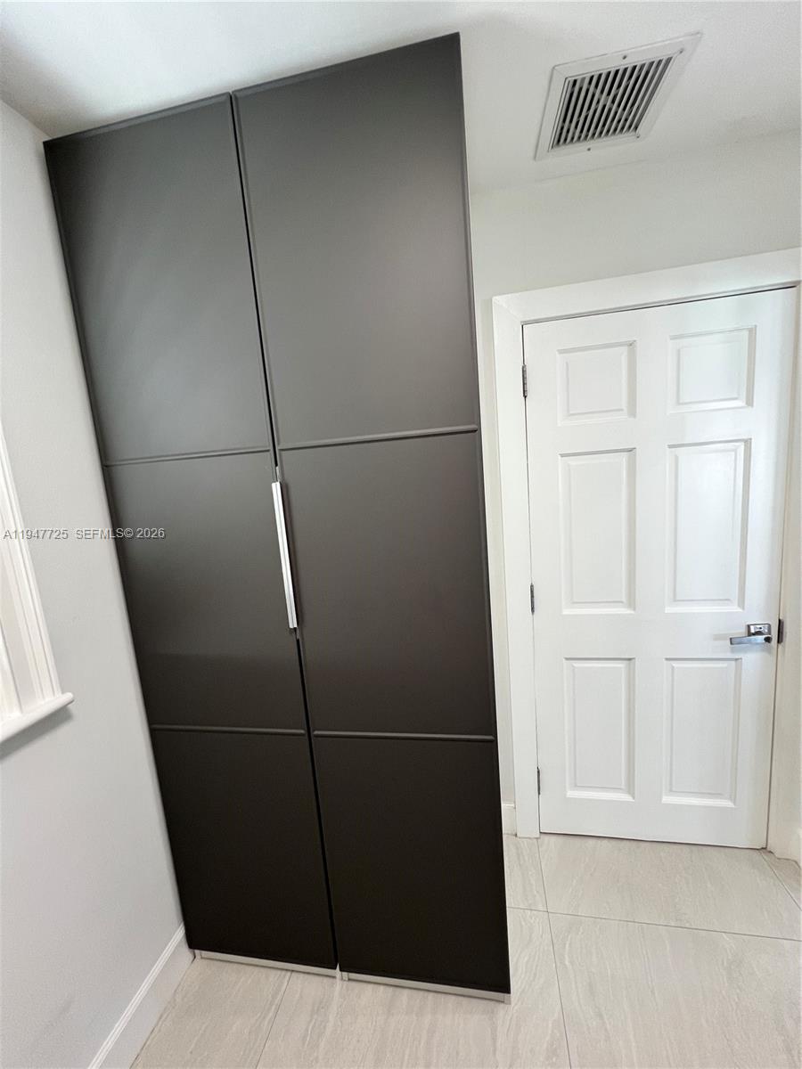 5510 Bayview Dr Fort Lauderdale, FL 33308