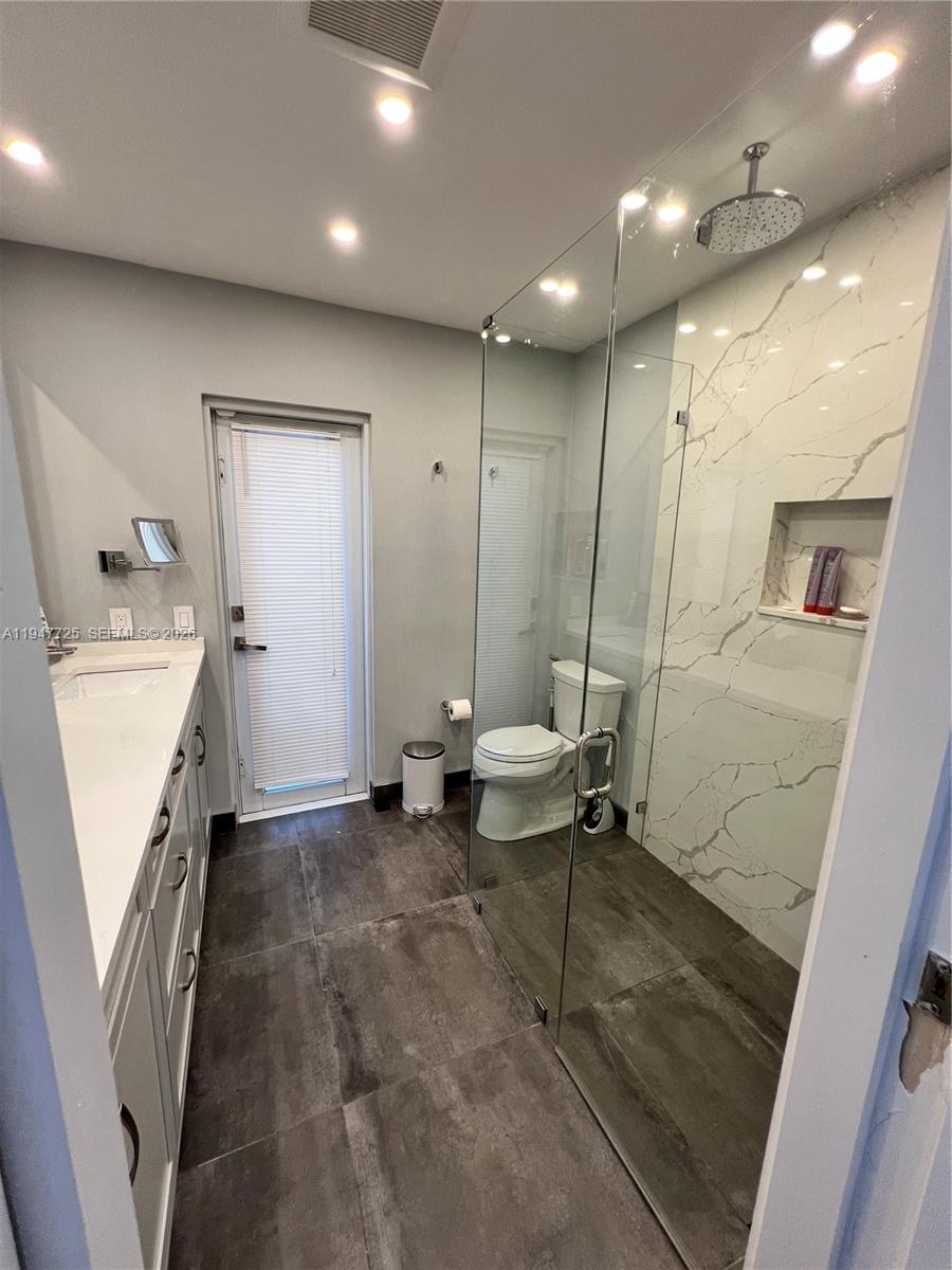 5510 Bayview Dr Fort Lauderdale, FL 33308