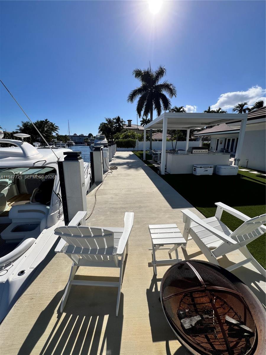 5510 Bayview Dr Fort Lauderdale, FL 33308