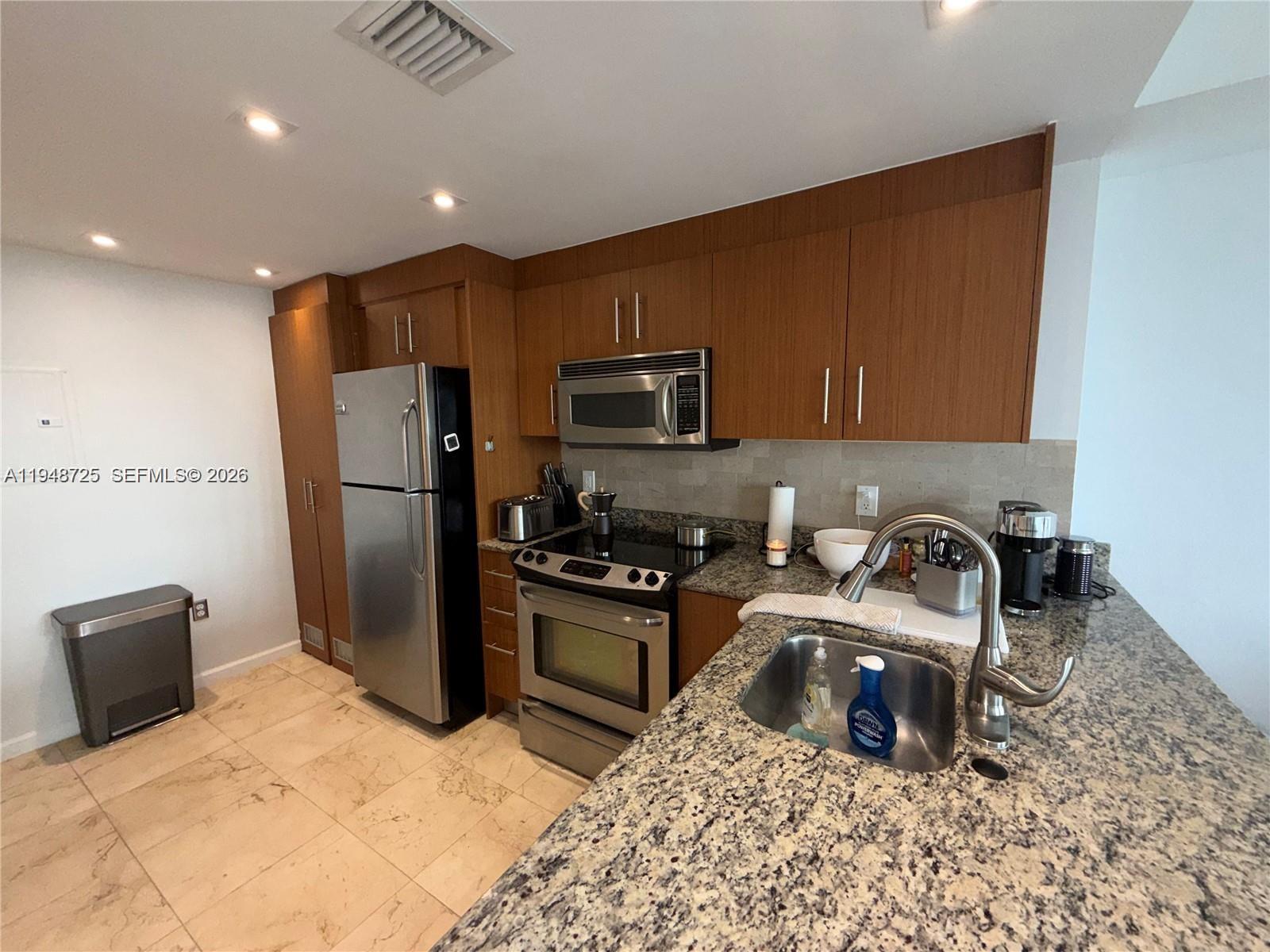 10275 Collins Ave #402 Bal Harbour, FL 33154