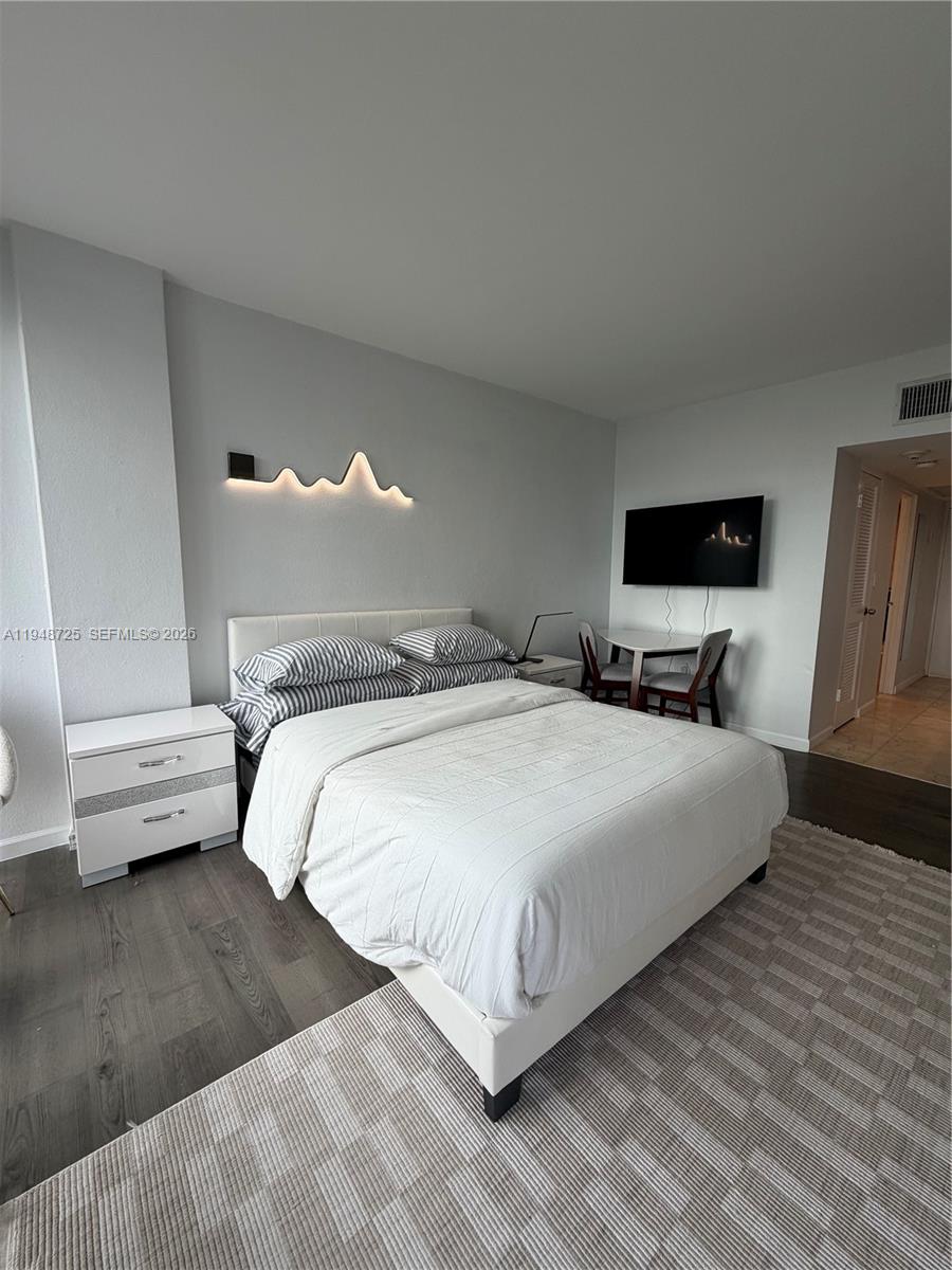 10275 Collins Ave #402 Bal Harbour, FL 33154