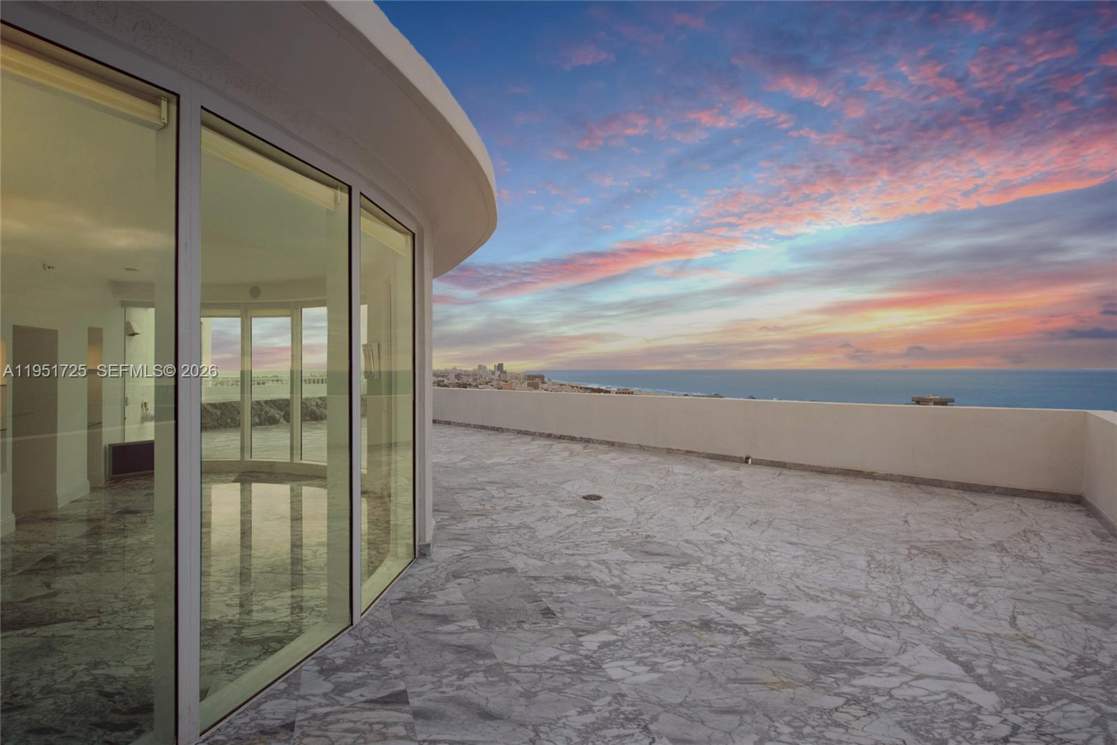 1000 S Pointe Dr #PH-2804 Miami Beach, FL 33139