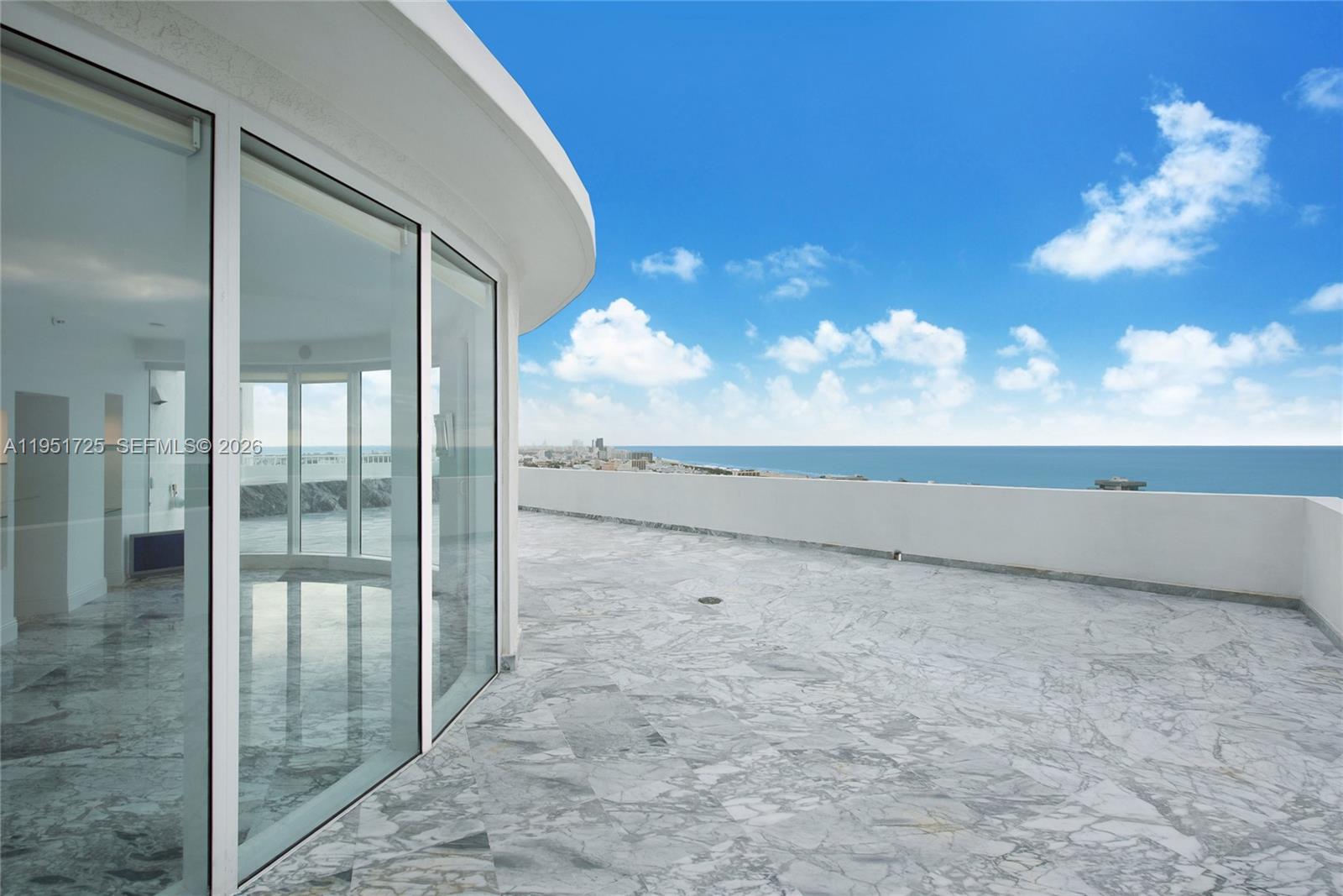 1000 S Pointe Dr #PH-2804 Miami Beach, FL 33139