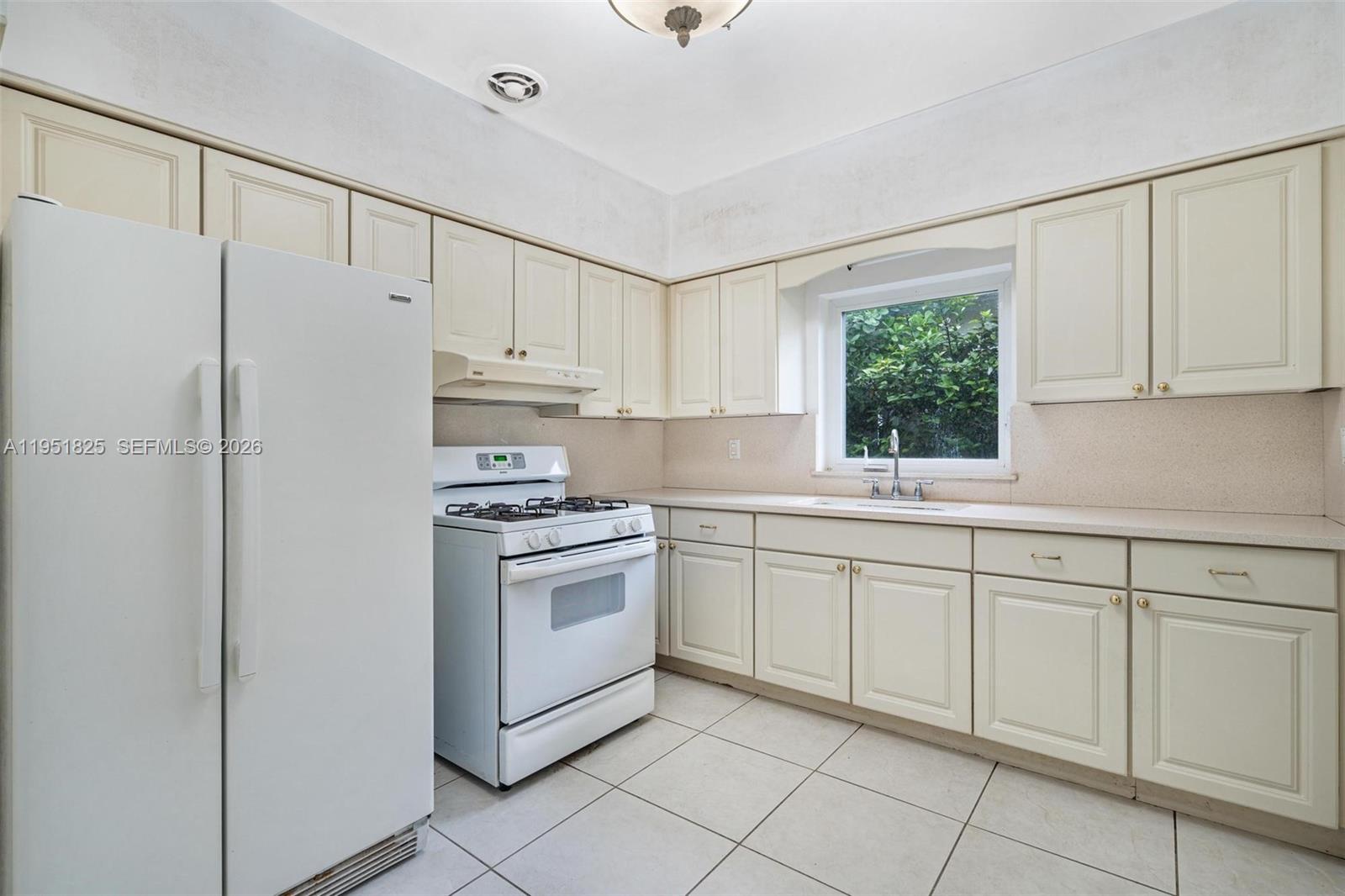 9248 Dickens Ave Surfside, FL 33154