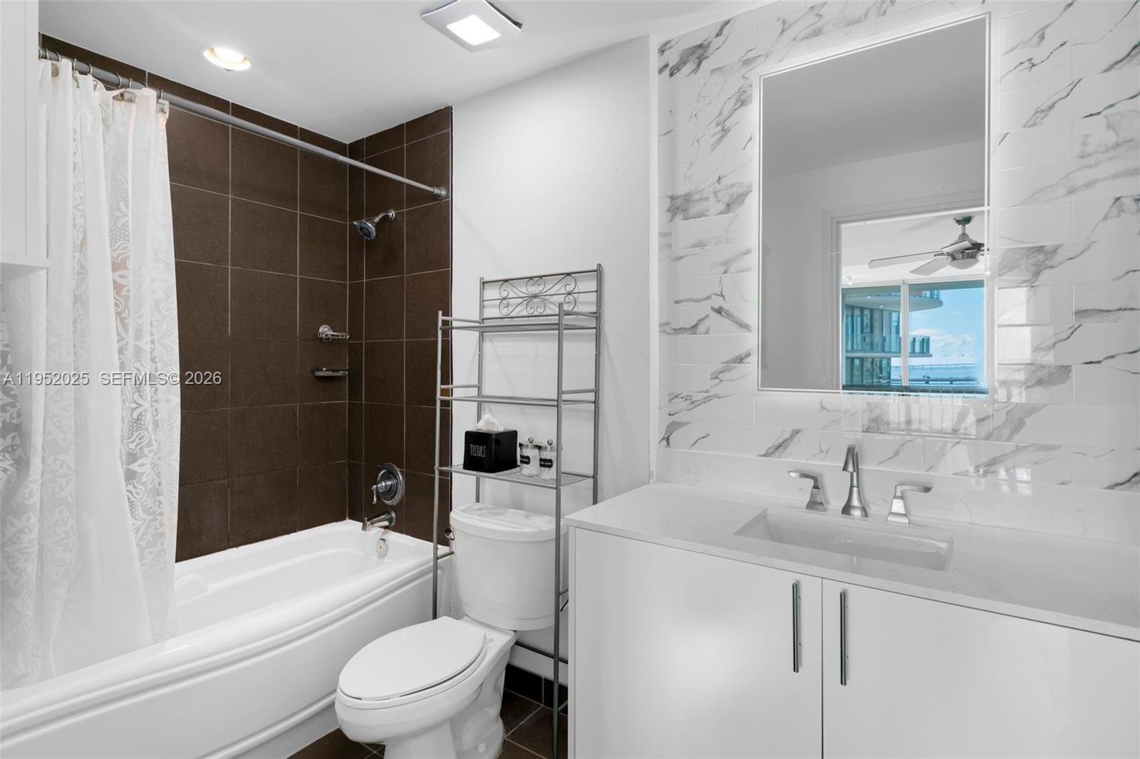 300 S Biscayne Blvd #L-410 Miami, FL 33131