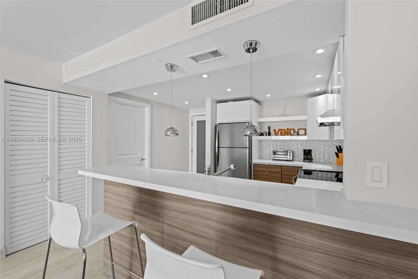 1665 Bay Rd #518 Miami Beach, FL 33139