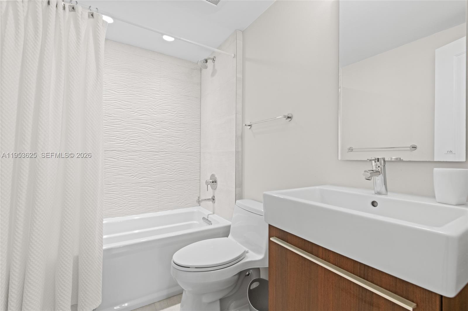 1665 Bay Rd #518 Miami Beach, FL 33139