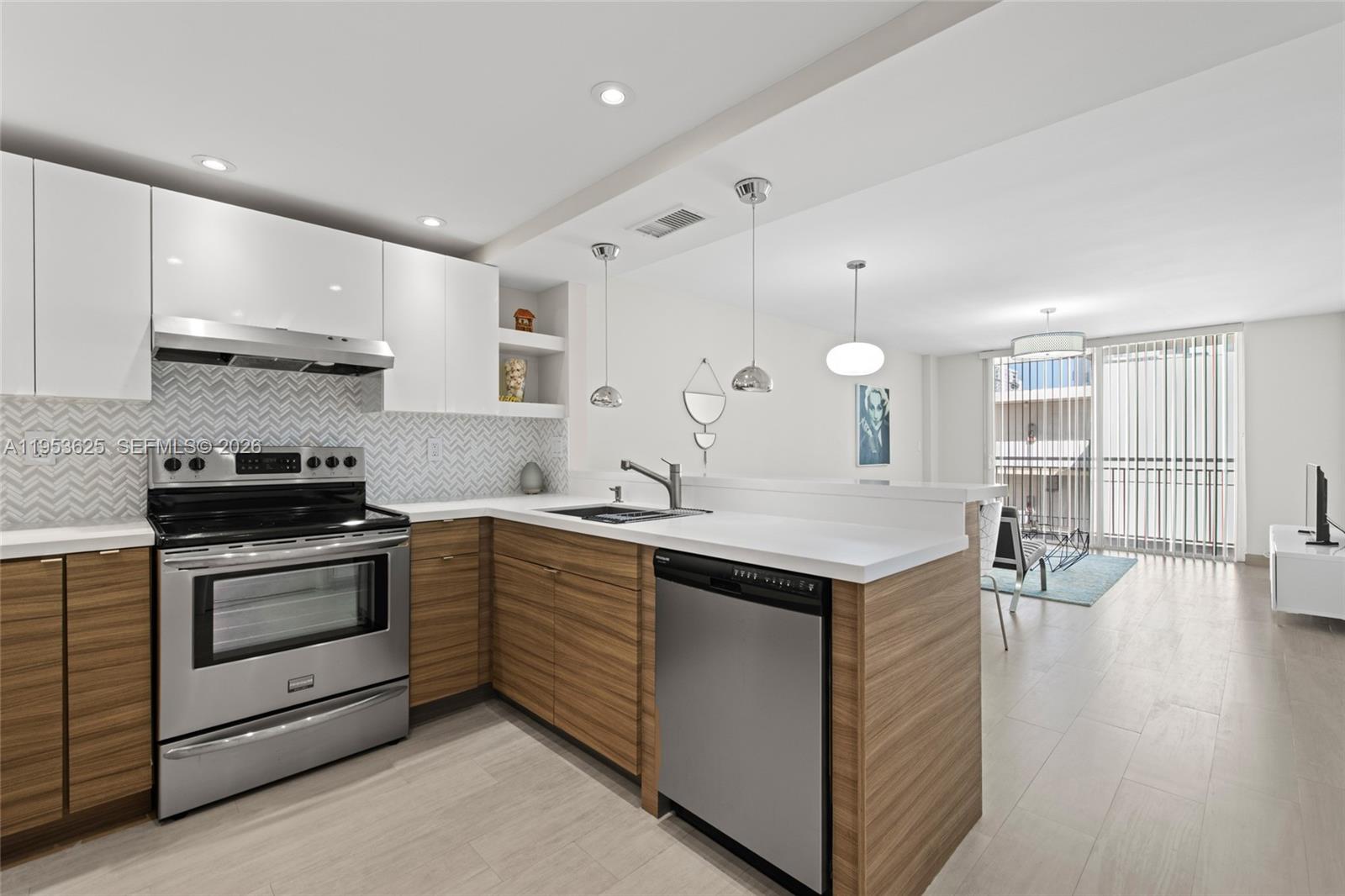 1665 Bay Rd #518 Miami Beach, FL 33139