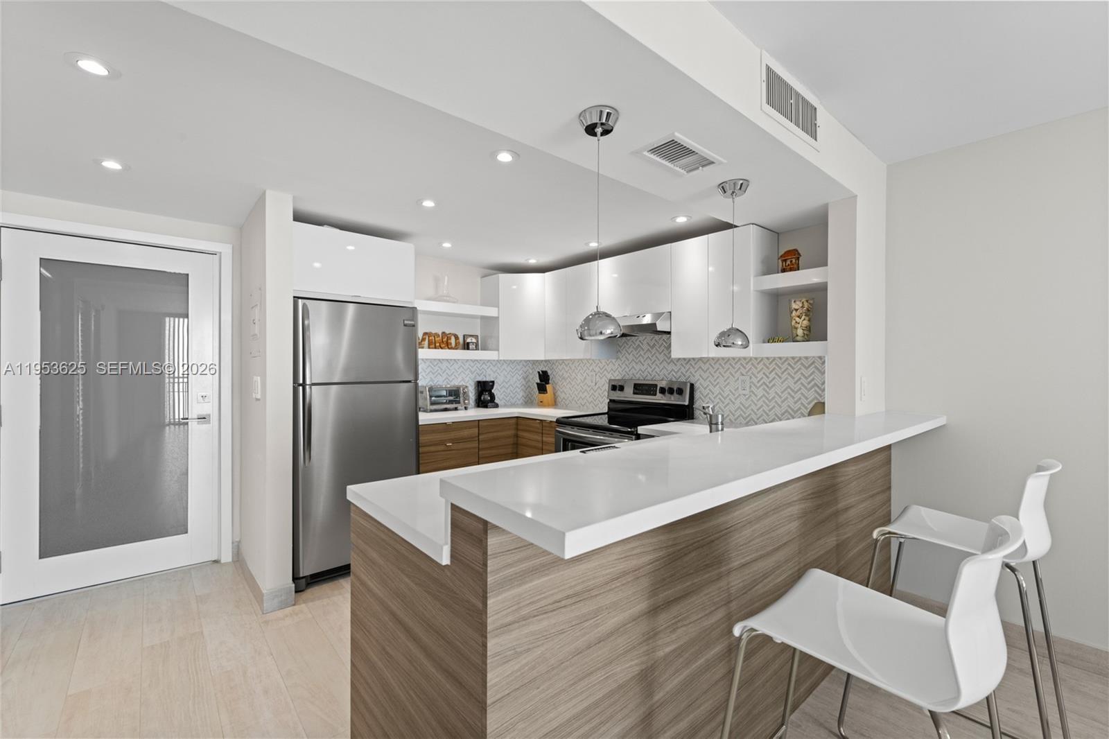 1665 Bay Rd #518 Miami Beach, FL 33139