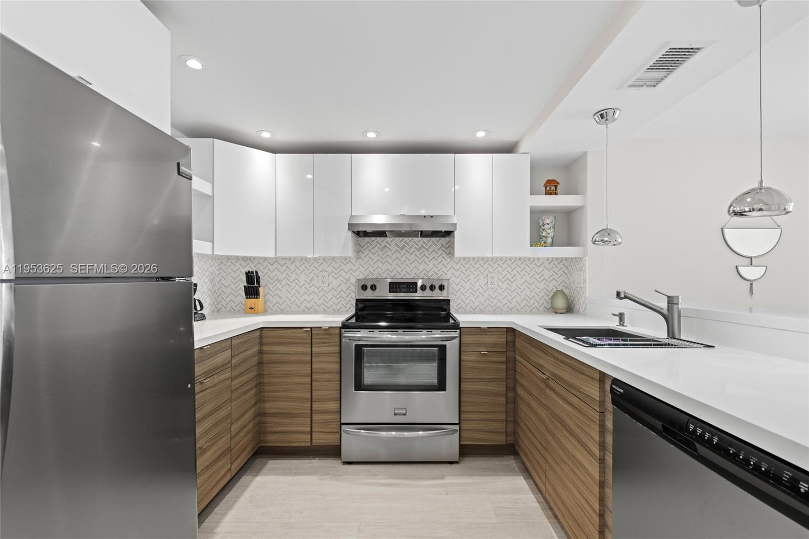 1665 Bay Rd #518 Miami Beach, FL 33139