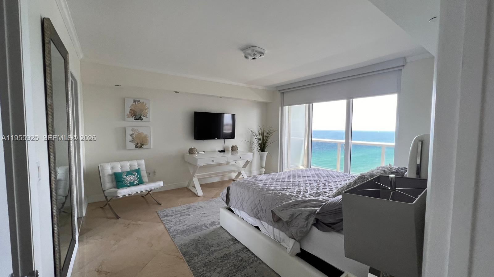 image Beach Club 210