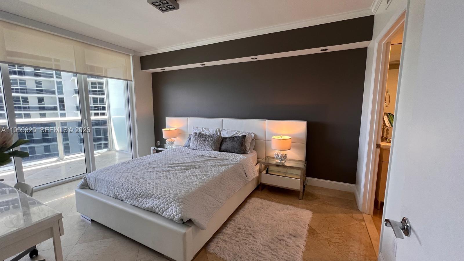 image Beach Club 213