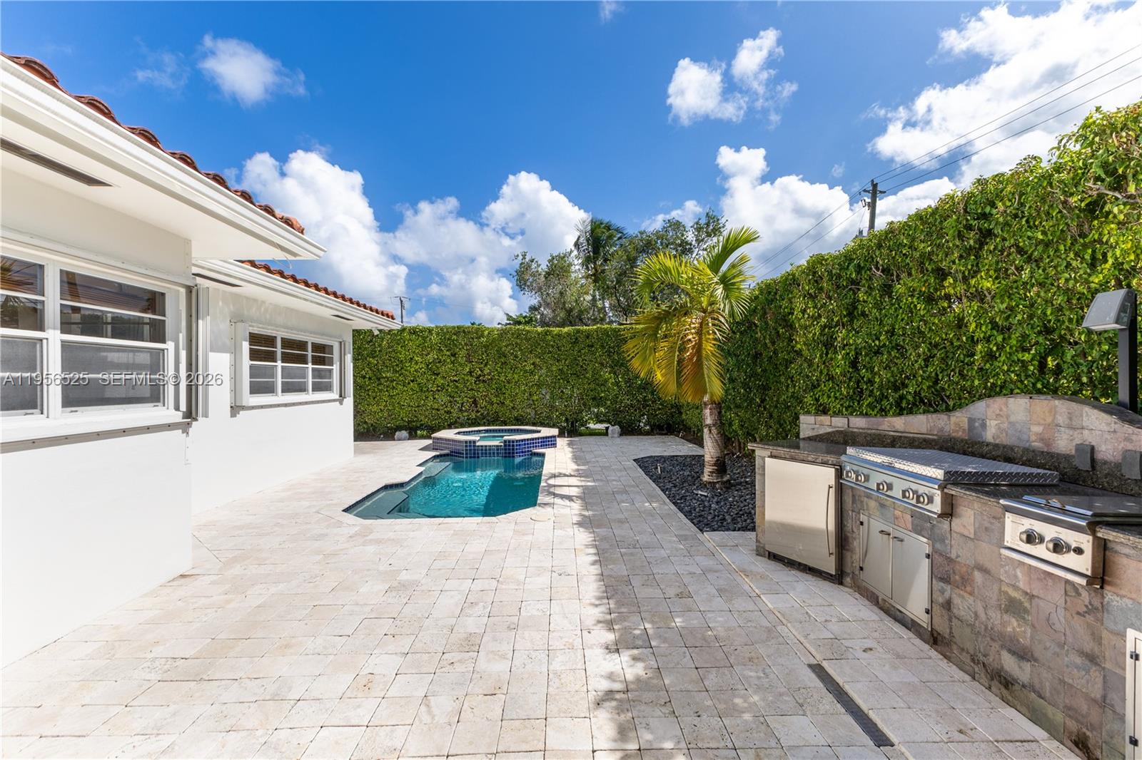 8801 Dickens Ave Surfside, FL 33154