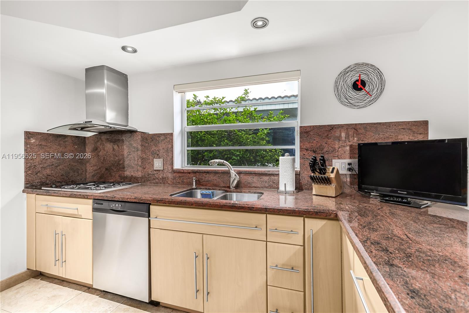 8801 Dickens Ave Surfside, FL 33154